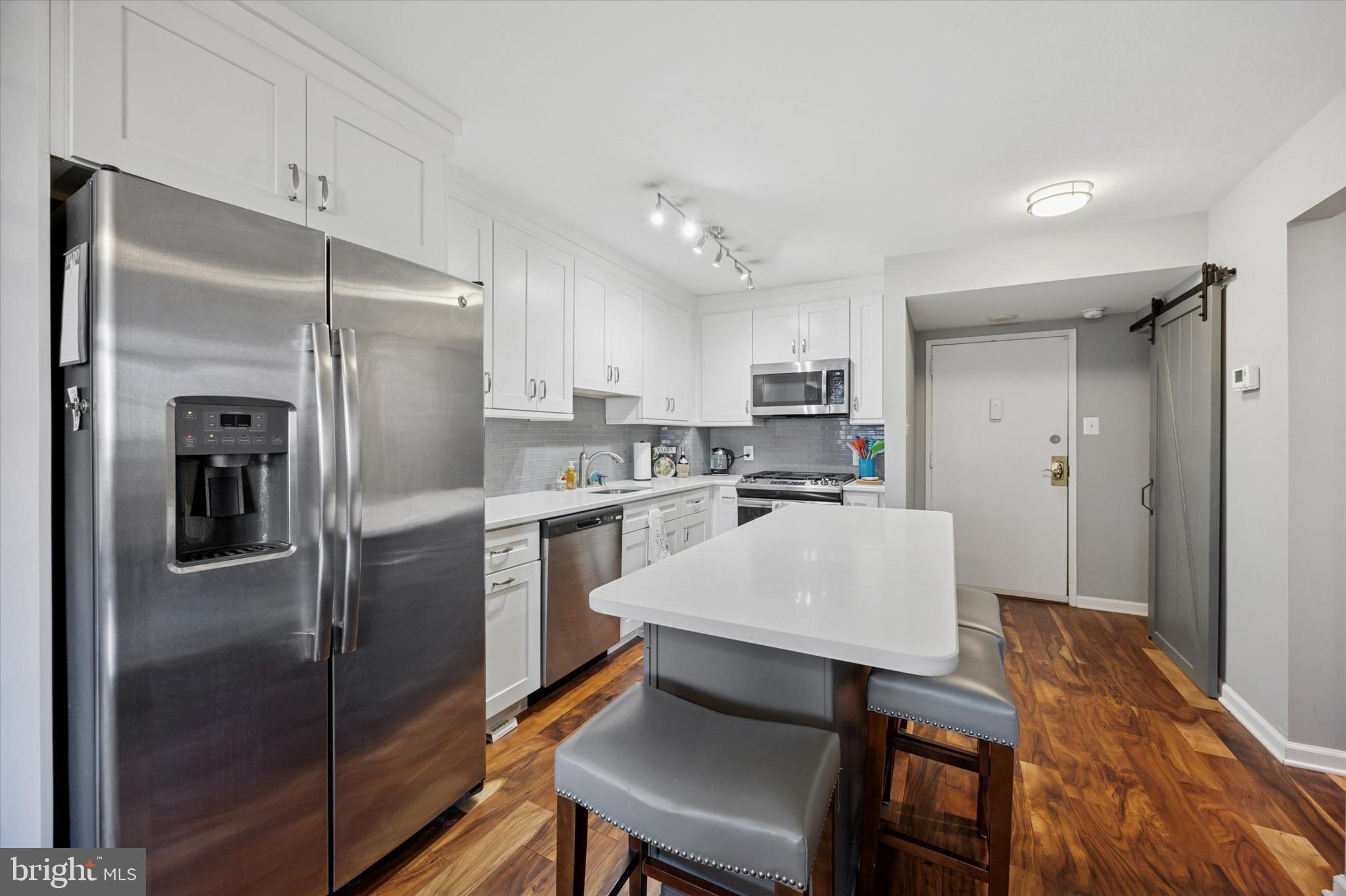 ART MUSEUM AREA - Residential Lease