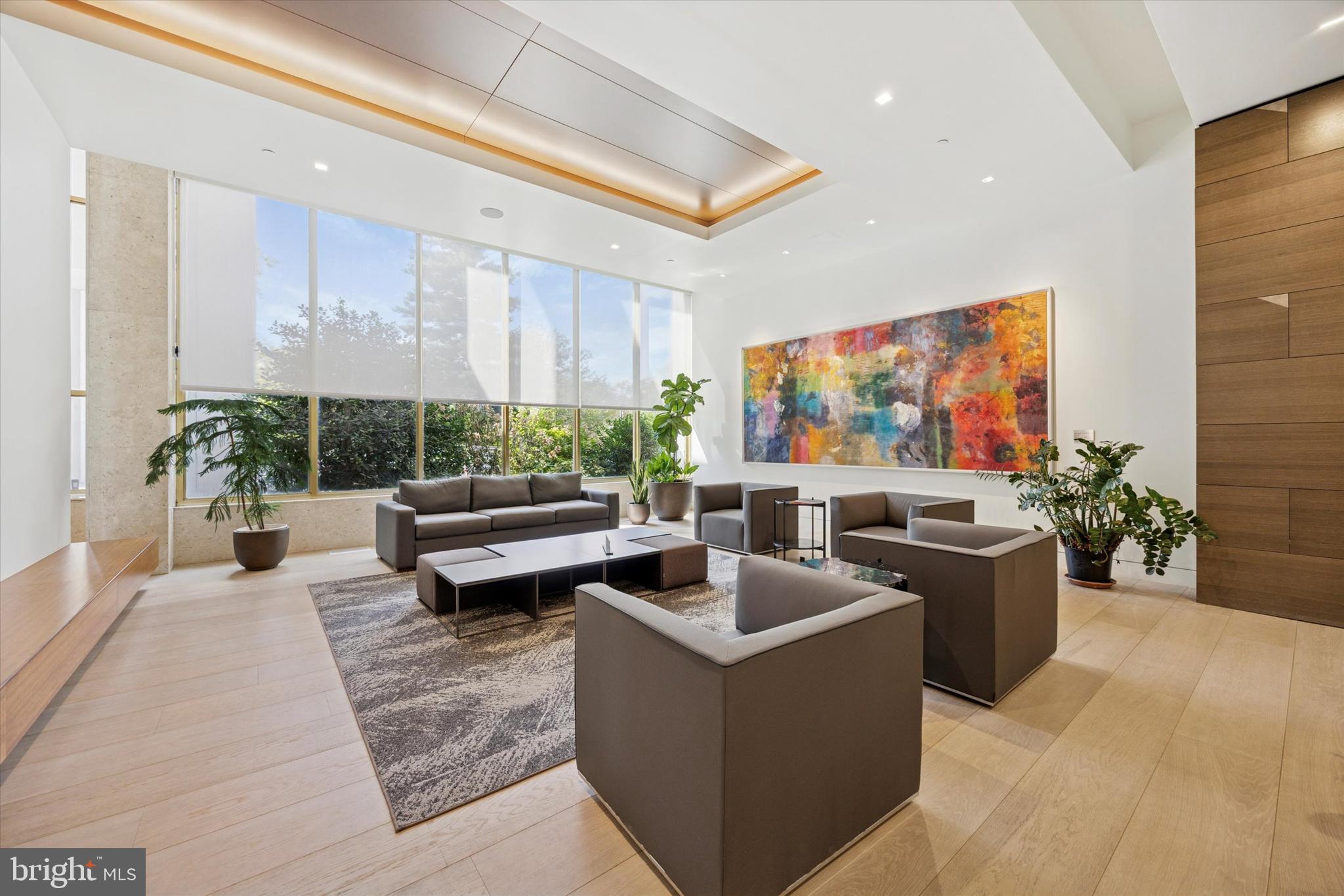 ART MUSEUM AREA - Residential Lease