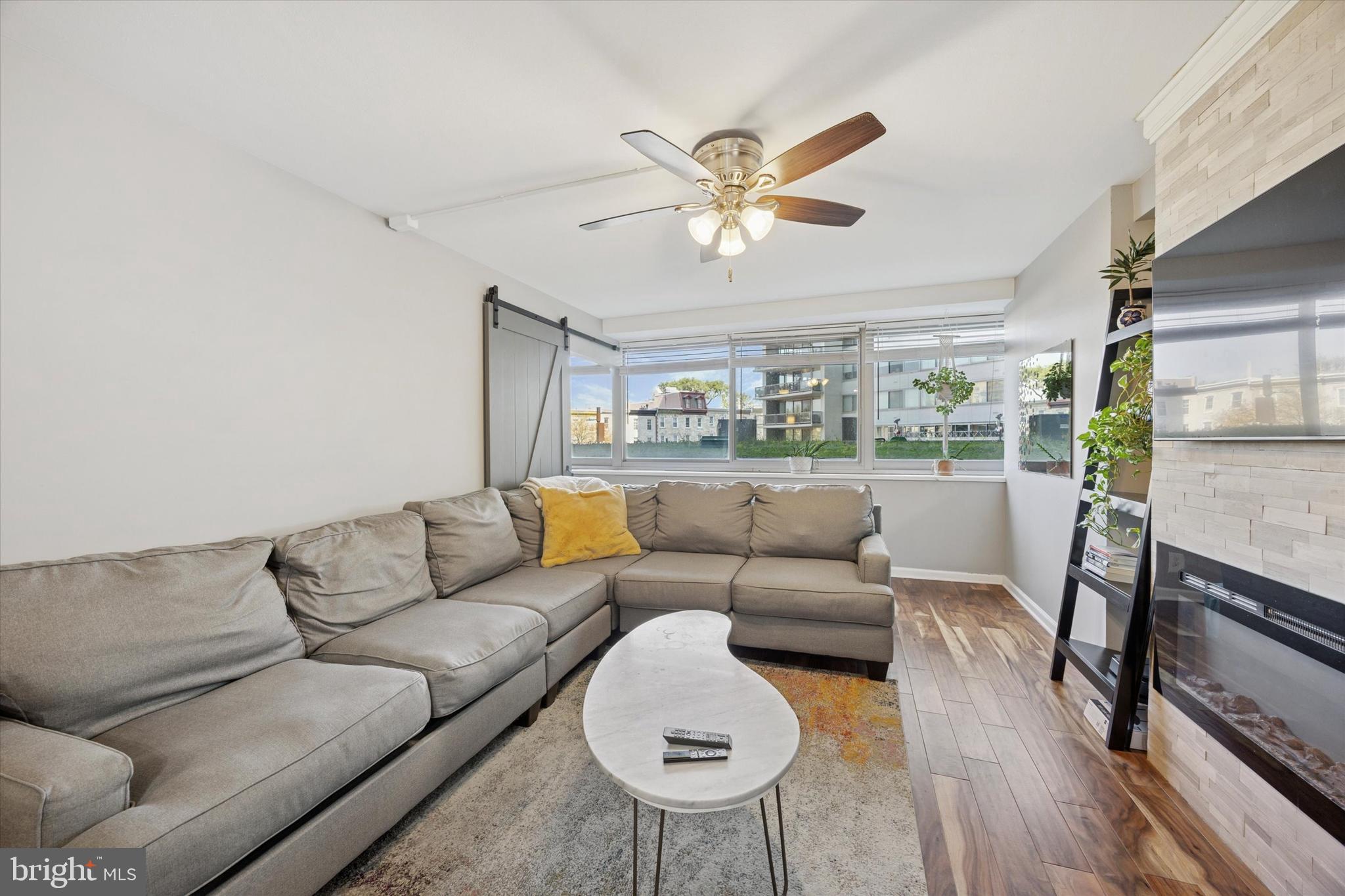 ART MUSEUM AREA - Residential Lease