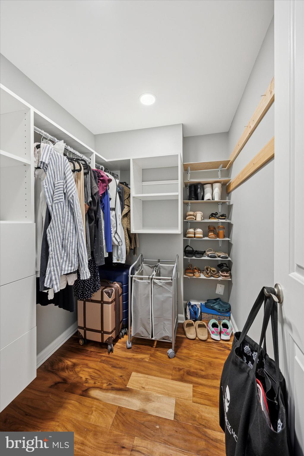 ART MUSEUM AREA - Residential Lease