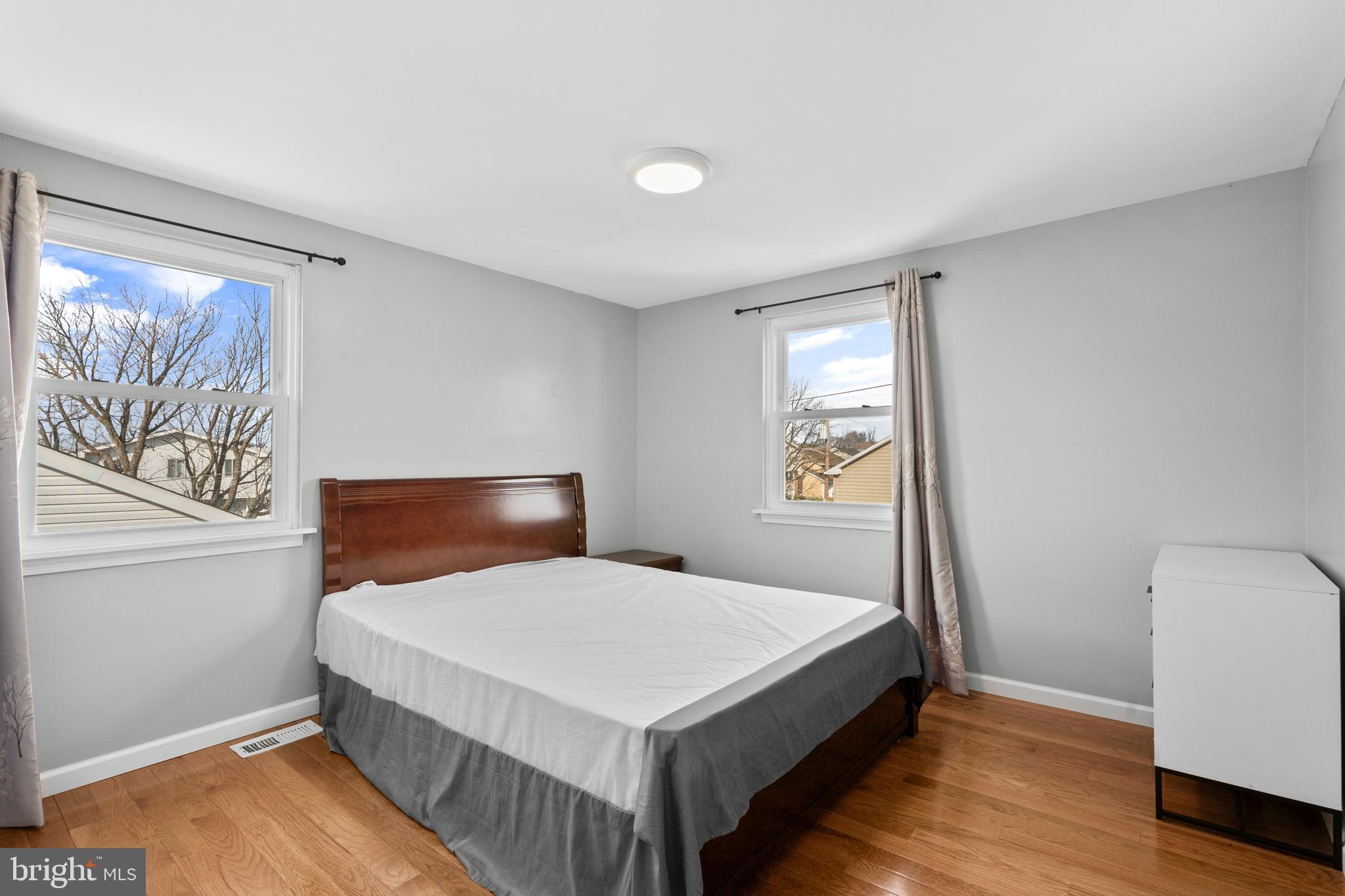 SOMERTON - Residential