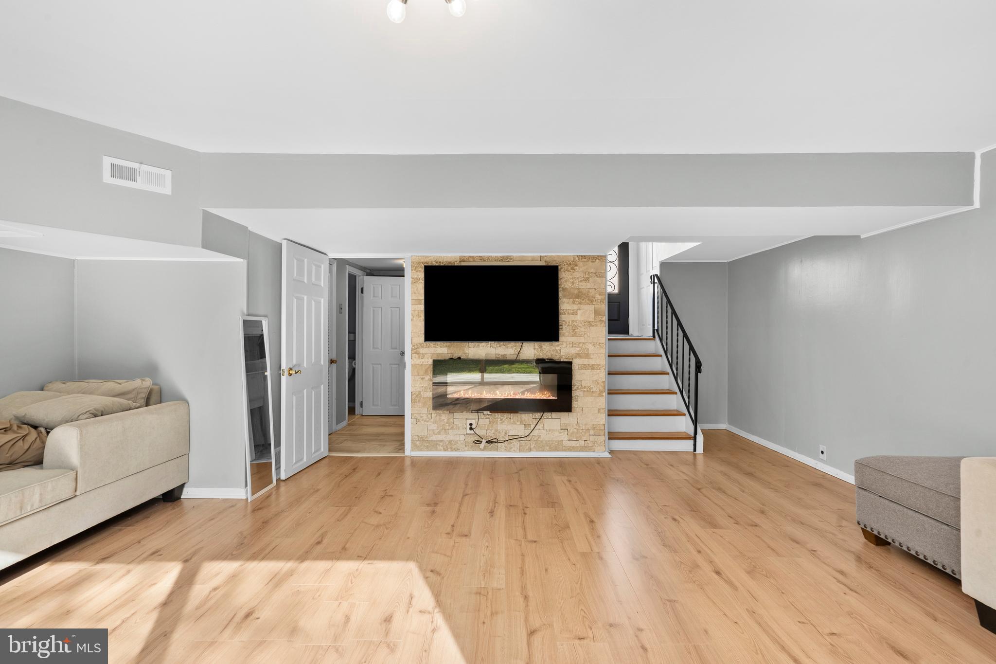 SOMERTON - Residential