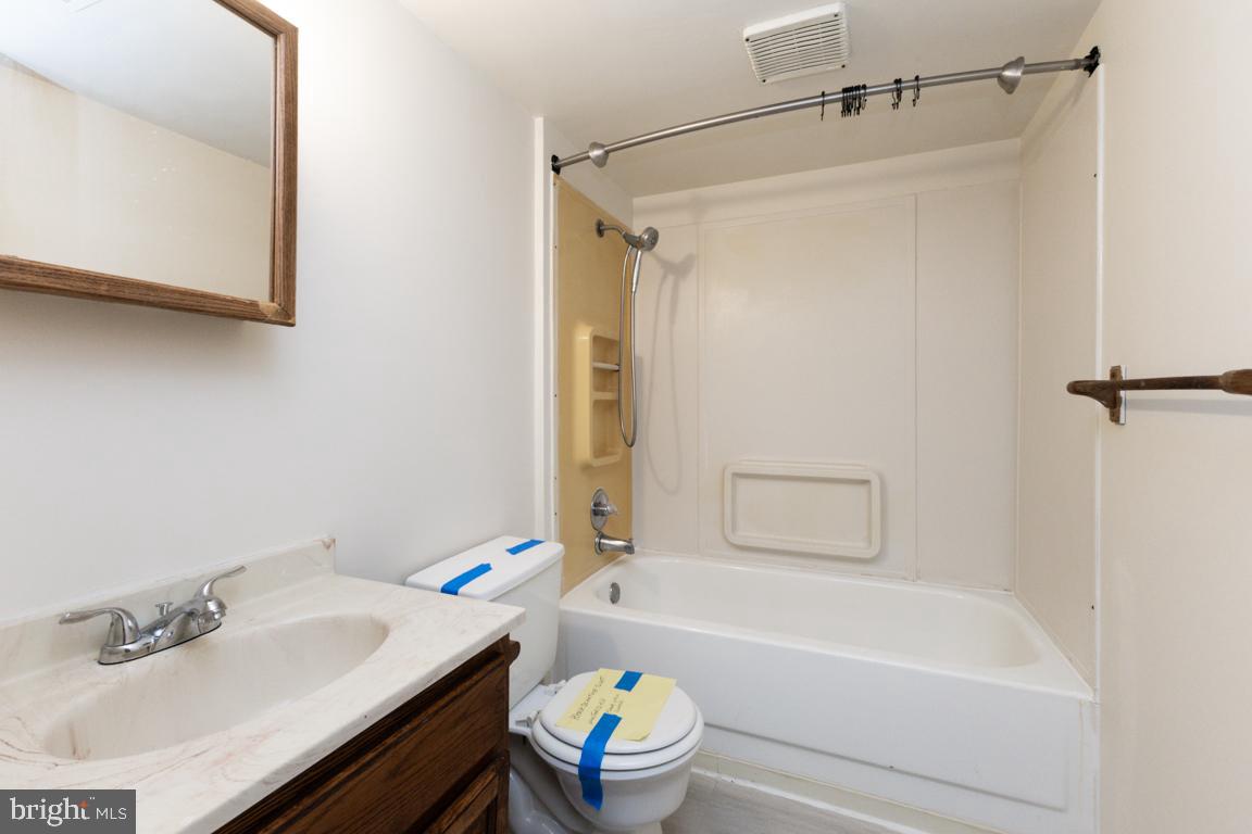 DALE CITY - Residential Lease