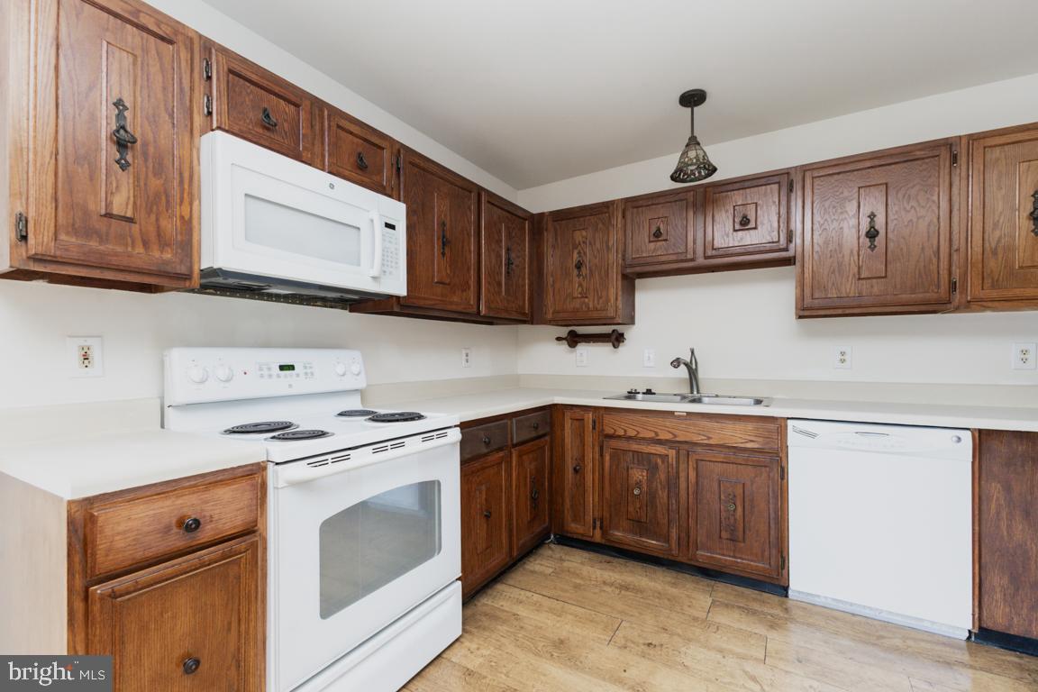 DALE CITY - Residential Lease