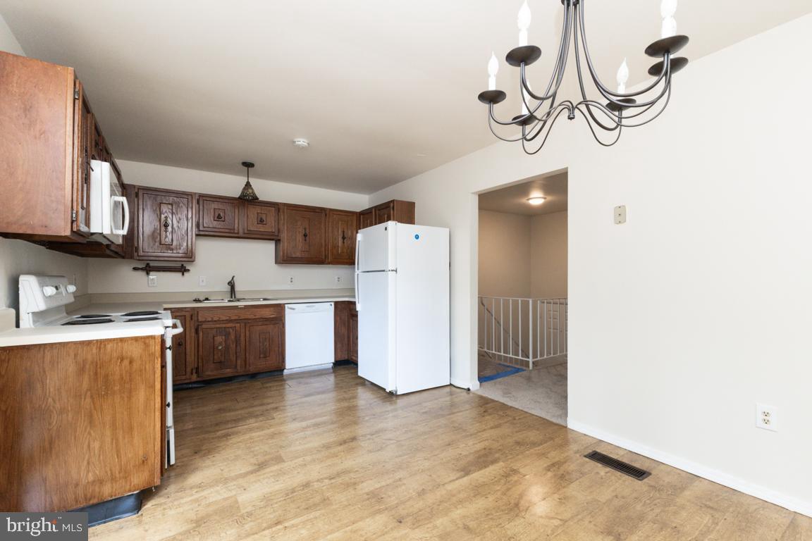 DALE CITY - Residential Lease