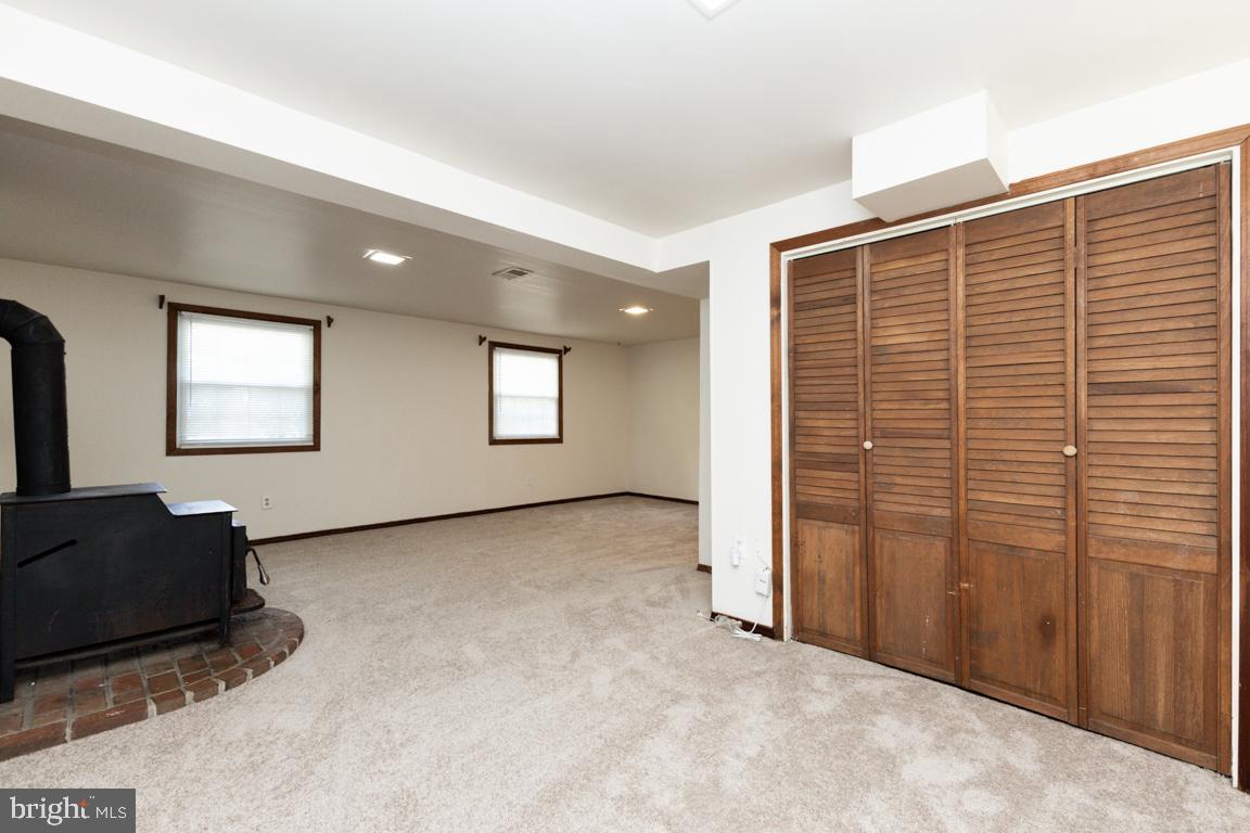 DALE CITY - Residential Lease