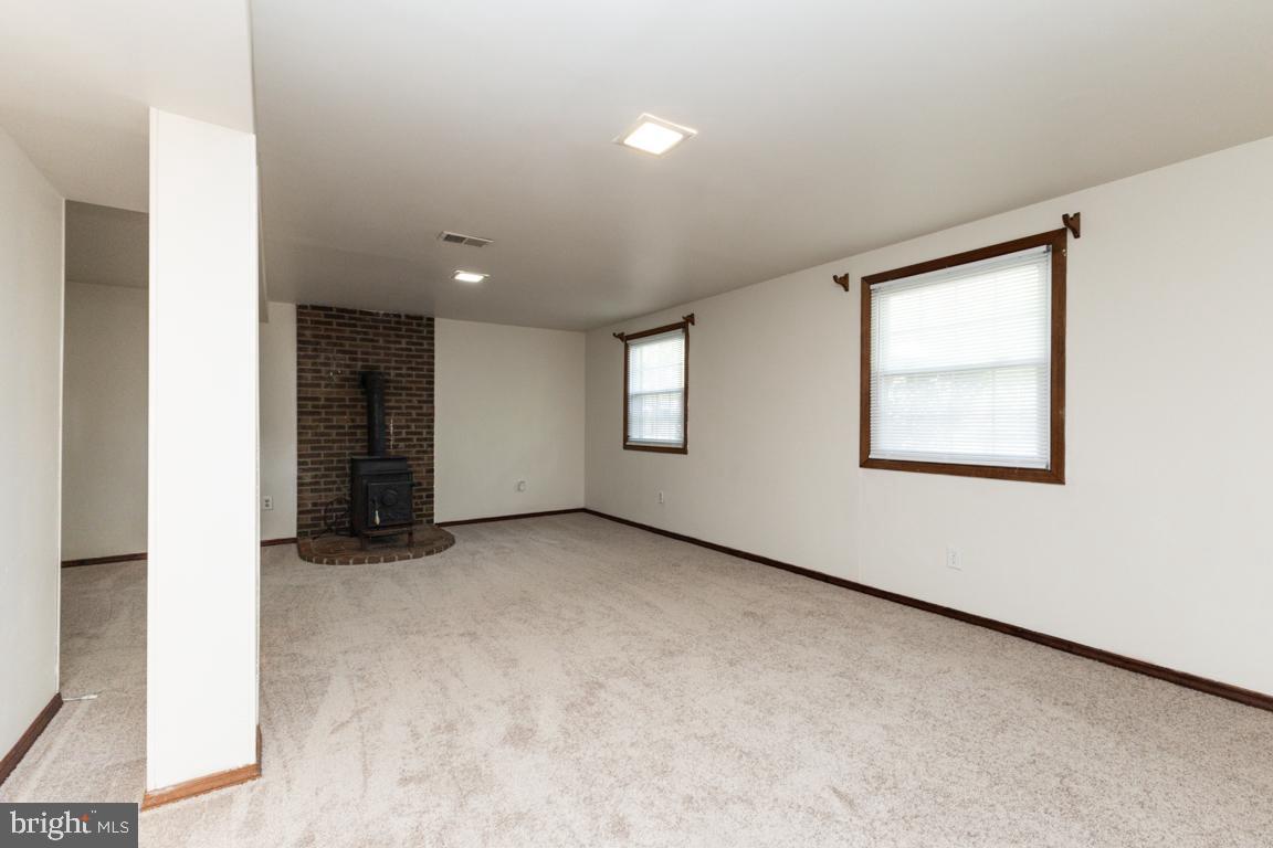 DALE CITY - Residential Lease