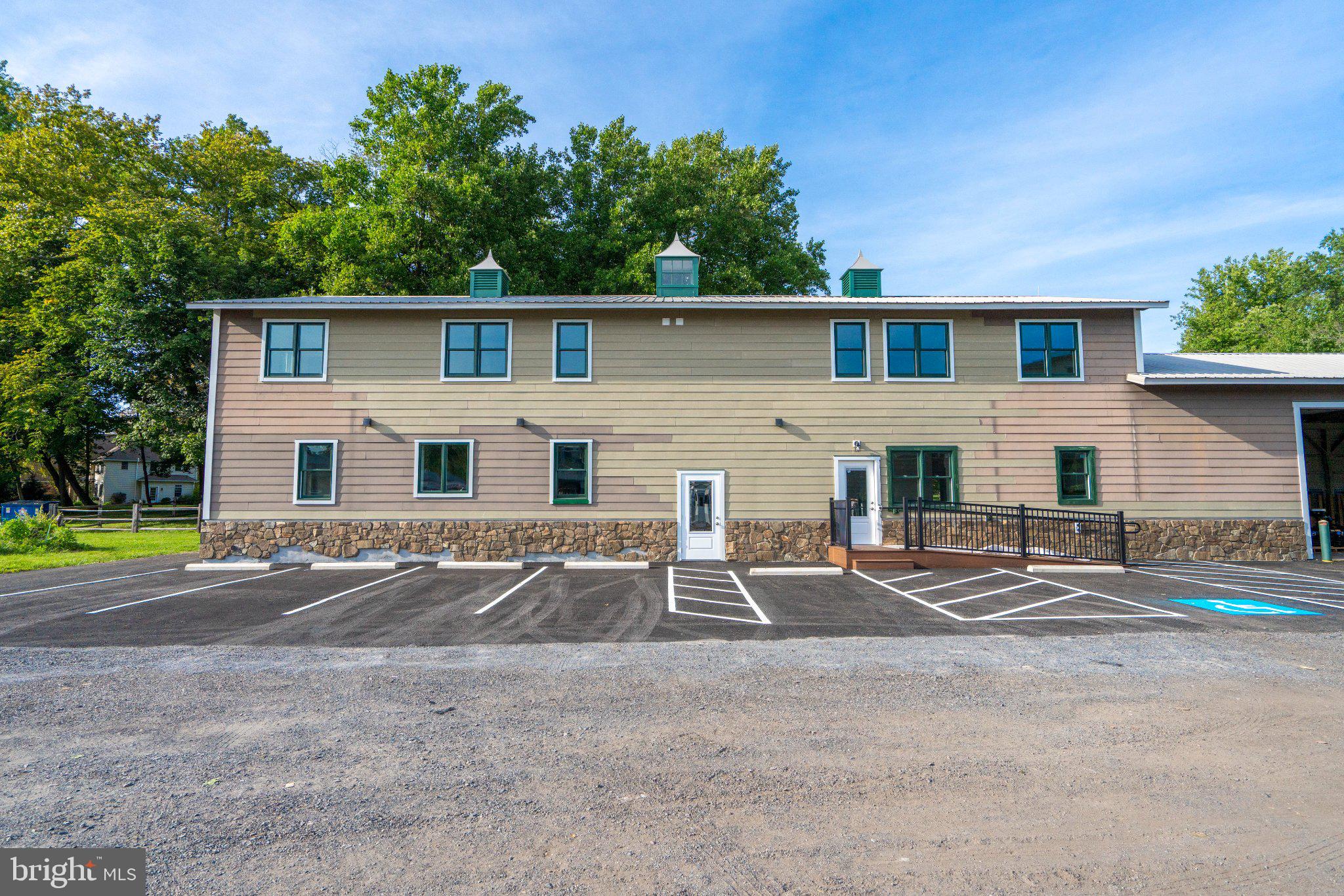 901 MORRIS ROAD