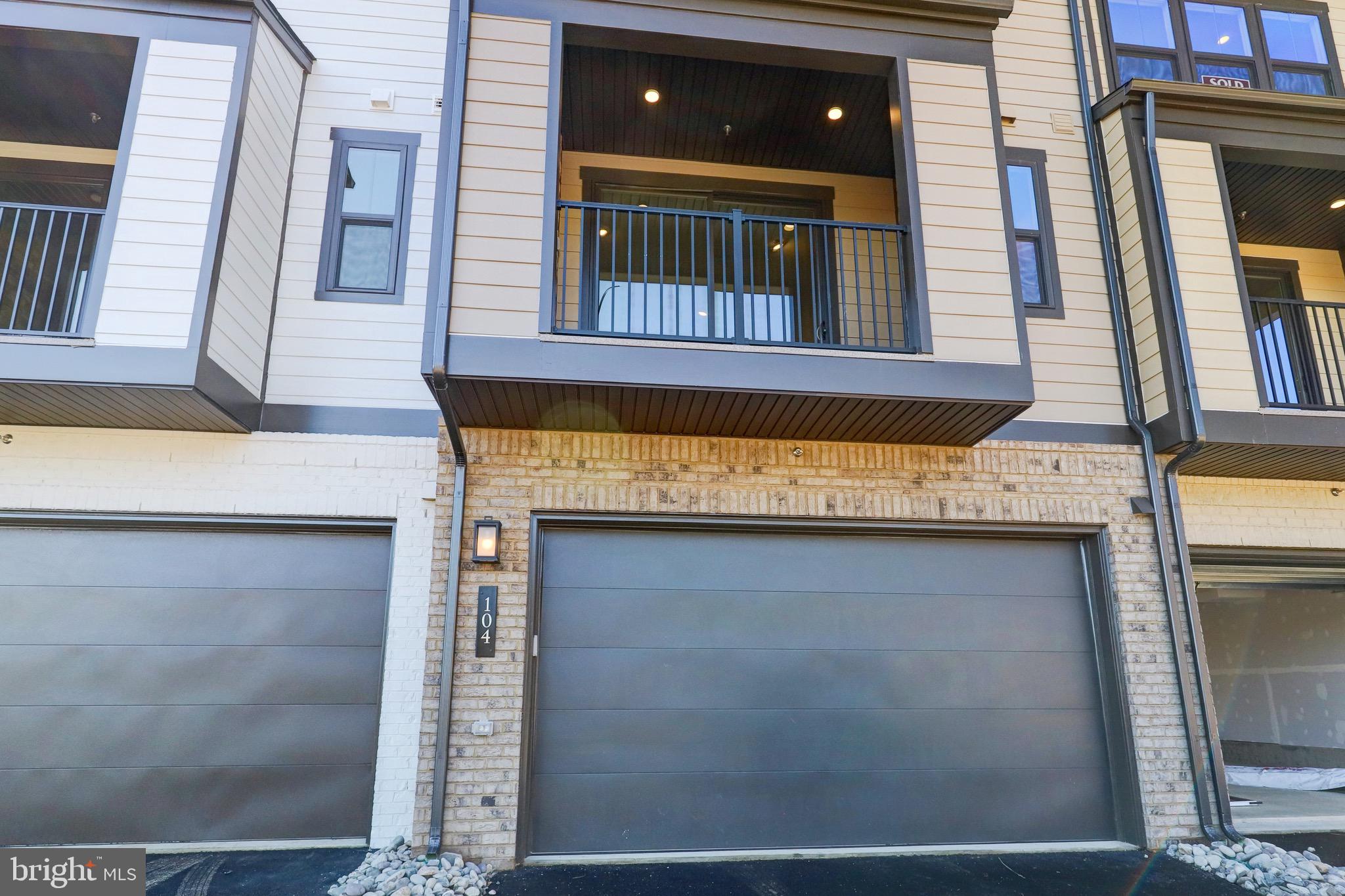 104 MARKET SQUARE NW 27