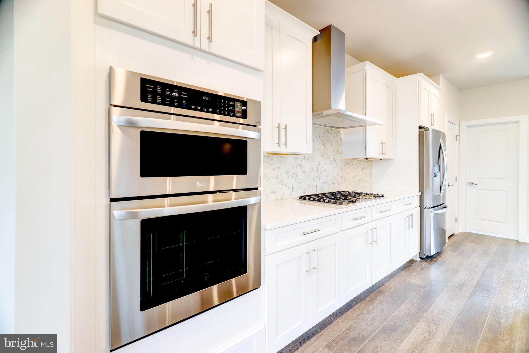 104 MARKET SQUARE NW 27