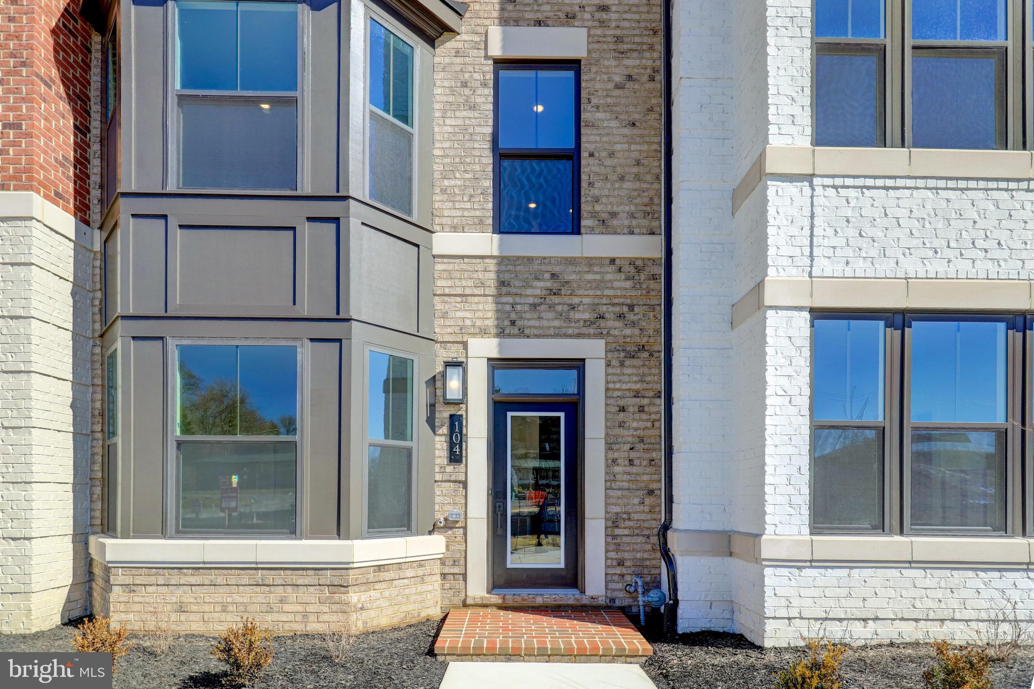 104 MARKET SQUARE NW 27
