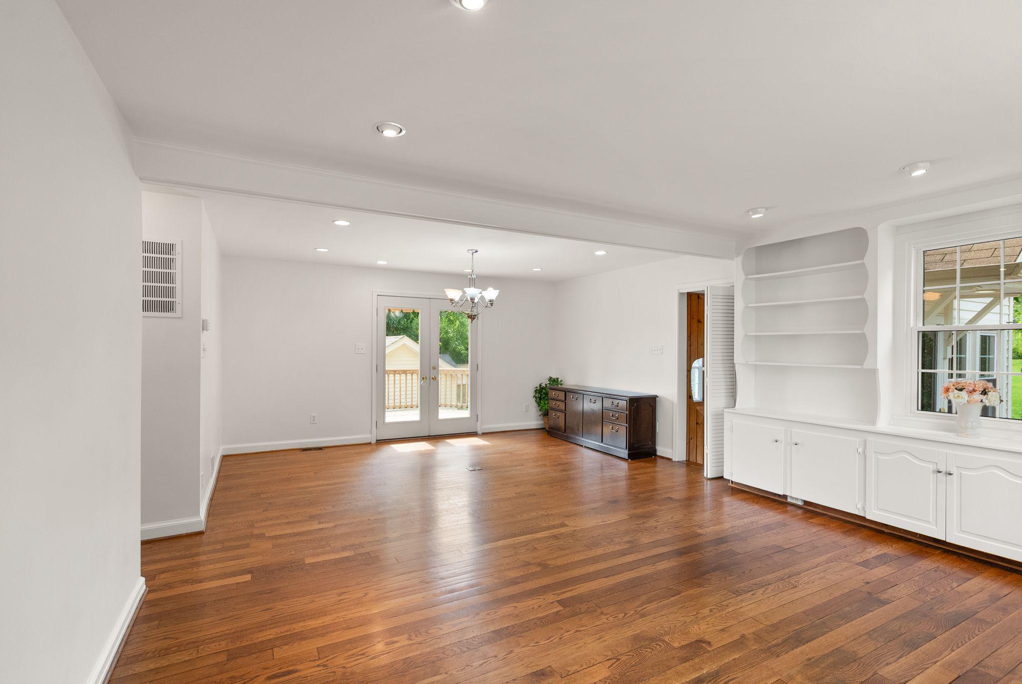 4103 WOODLAND DRIVE