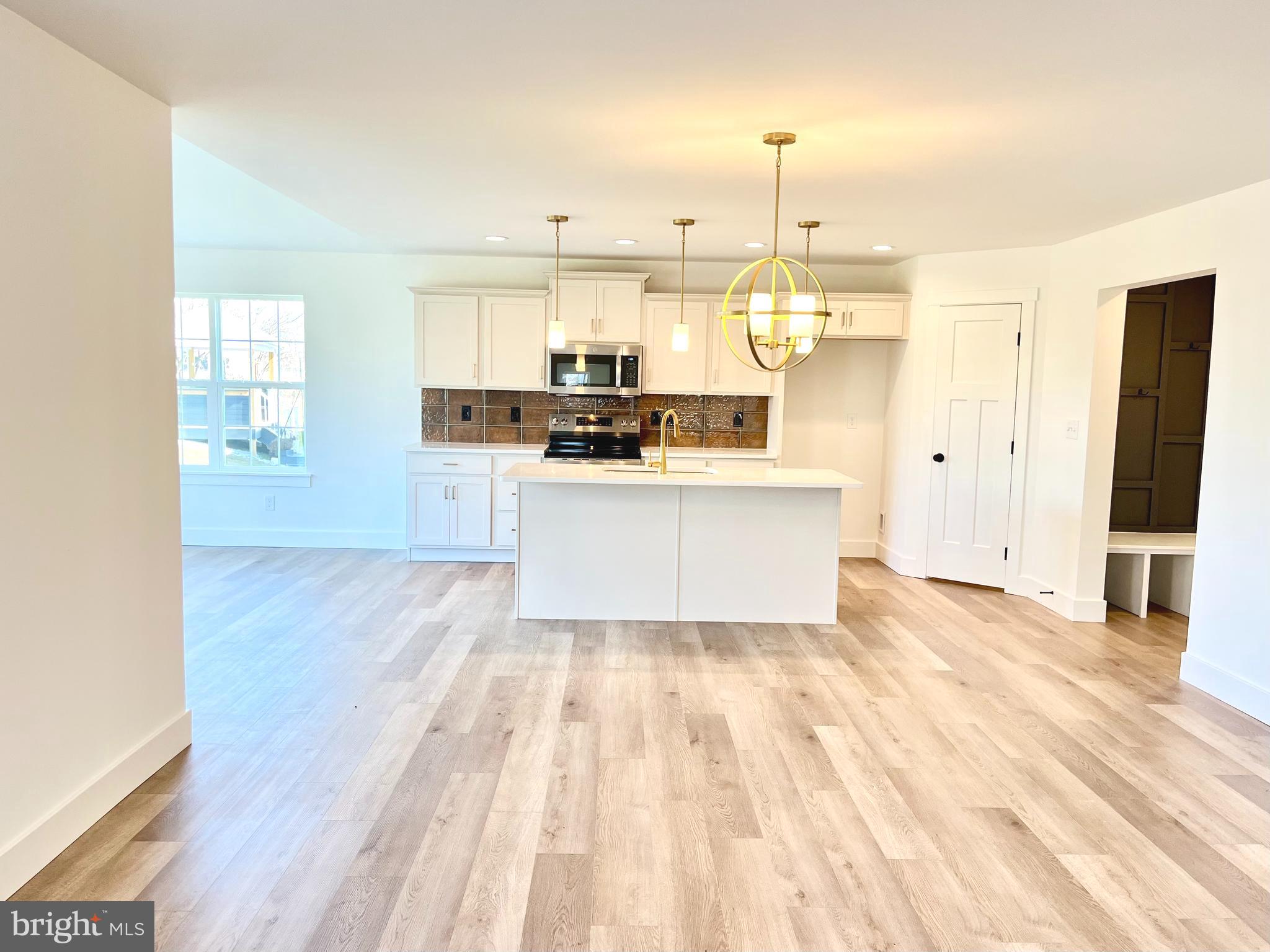 HAMPTON HEIGHTS - Residential