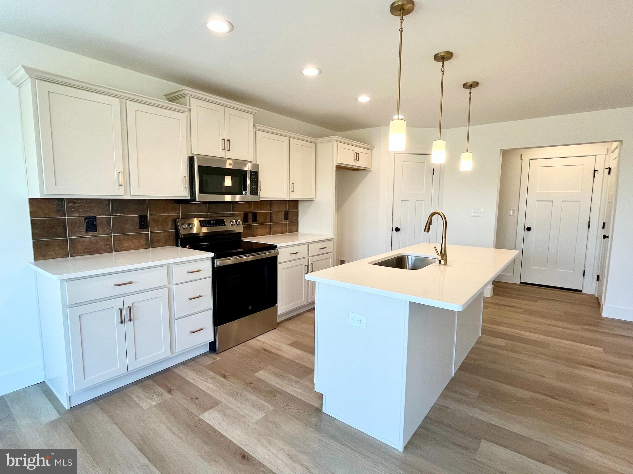 HAMPTON HEIGHTS - Residential