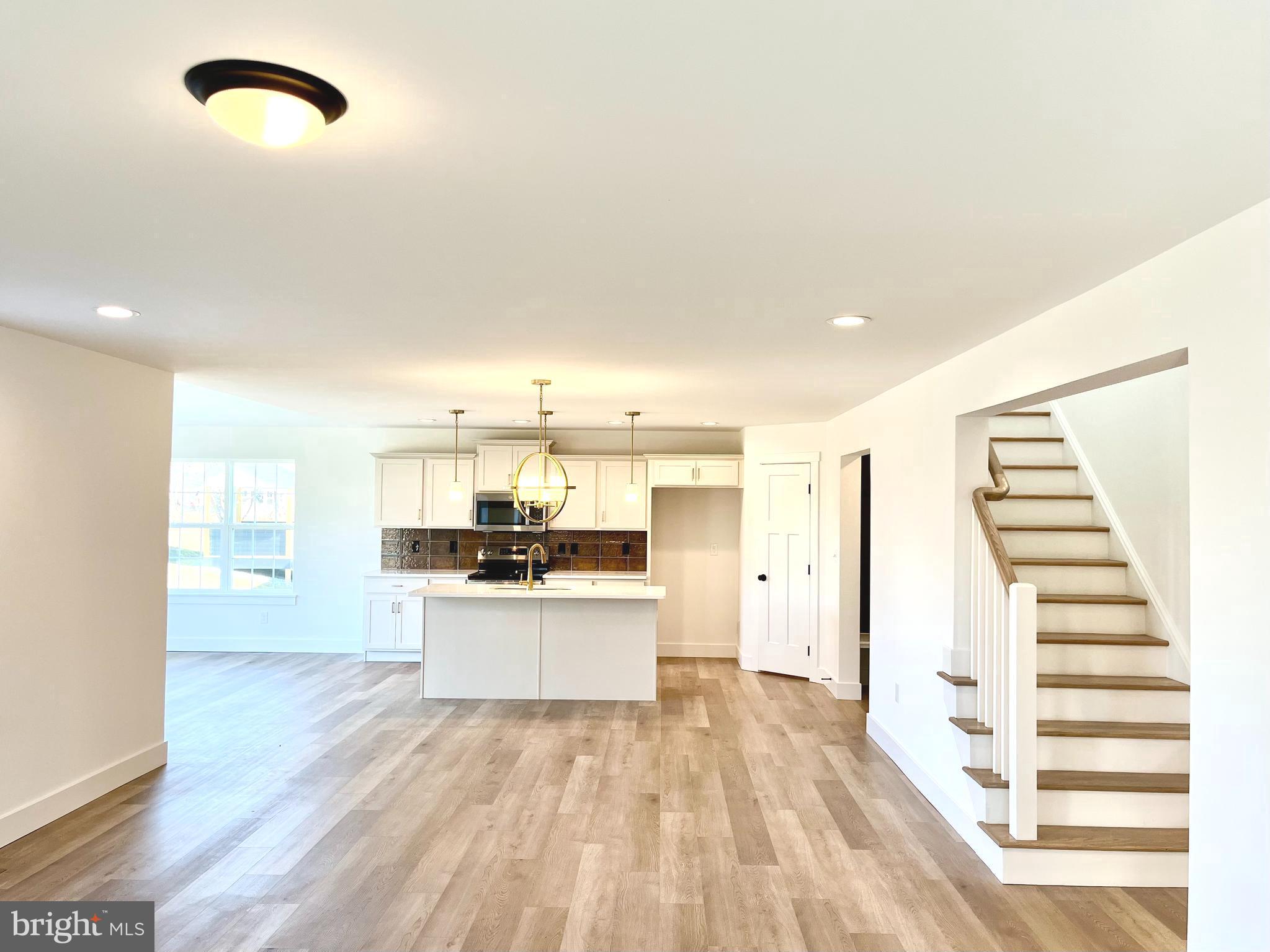 HAMPTON HEIGHTS - Residential