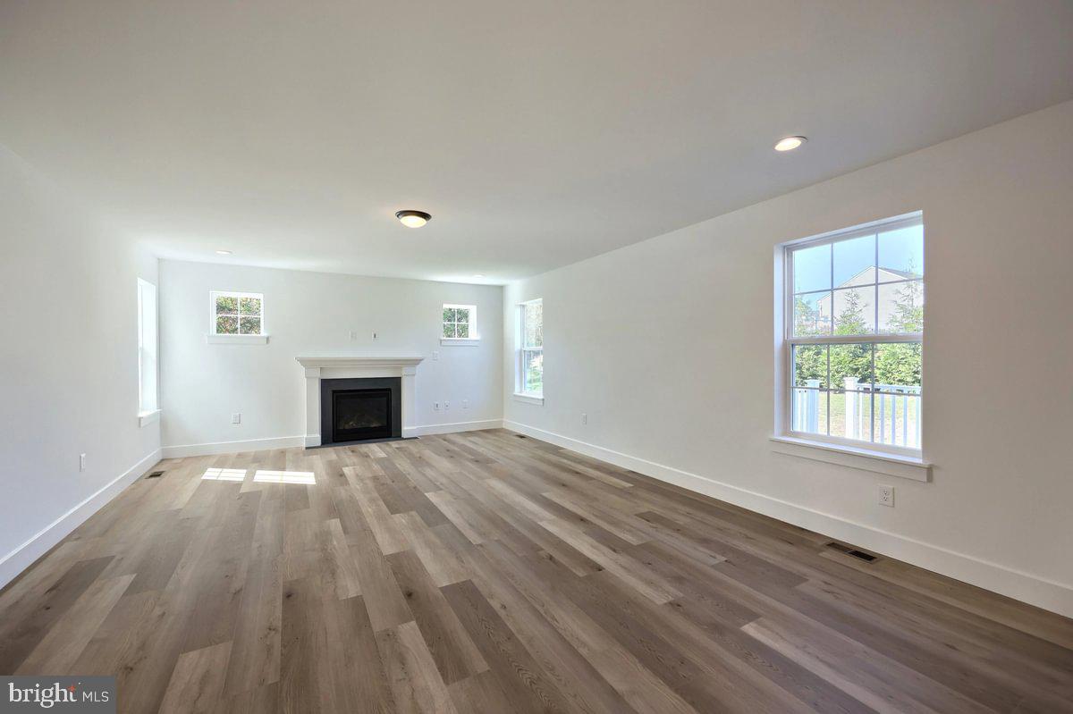 HAMPTON HEIGHTS - Residential