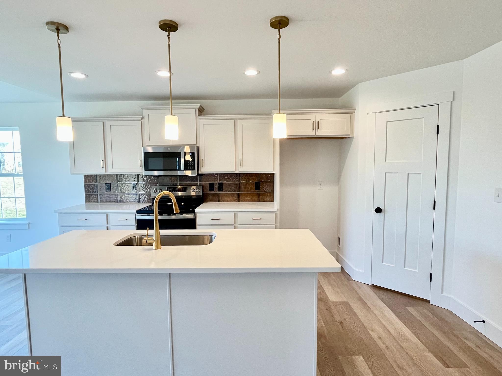 HAMPTON HEIGHTS - Residential