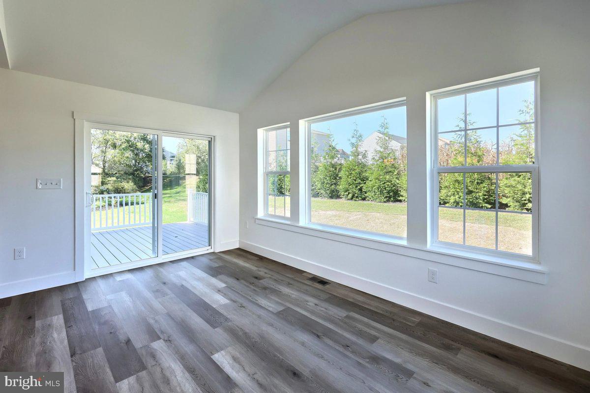 HAMPTON HEIGHTS - Residential