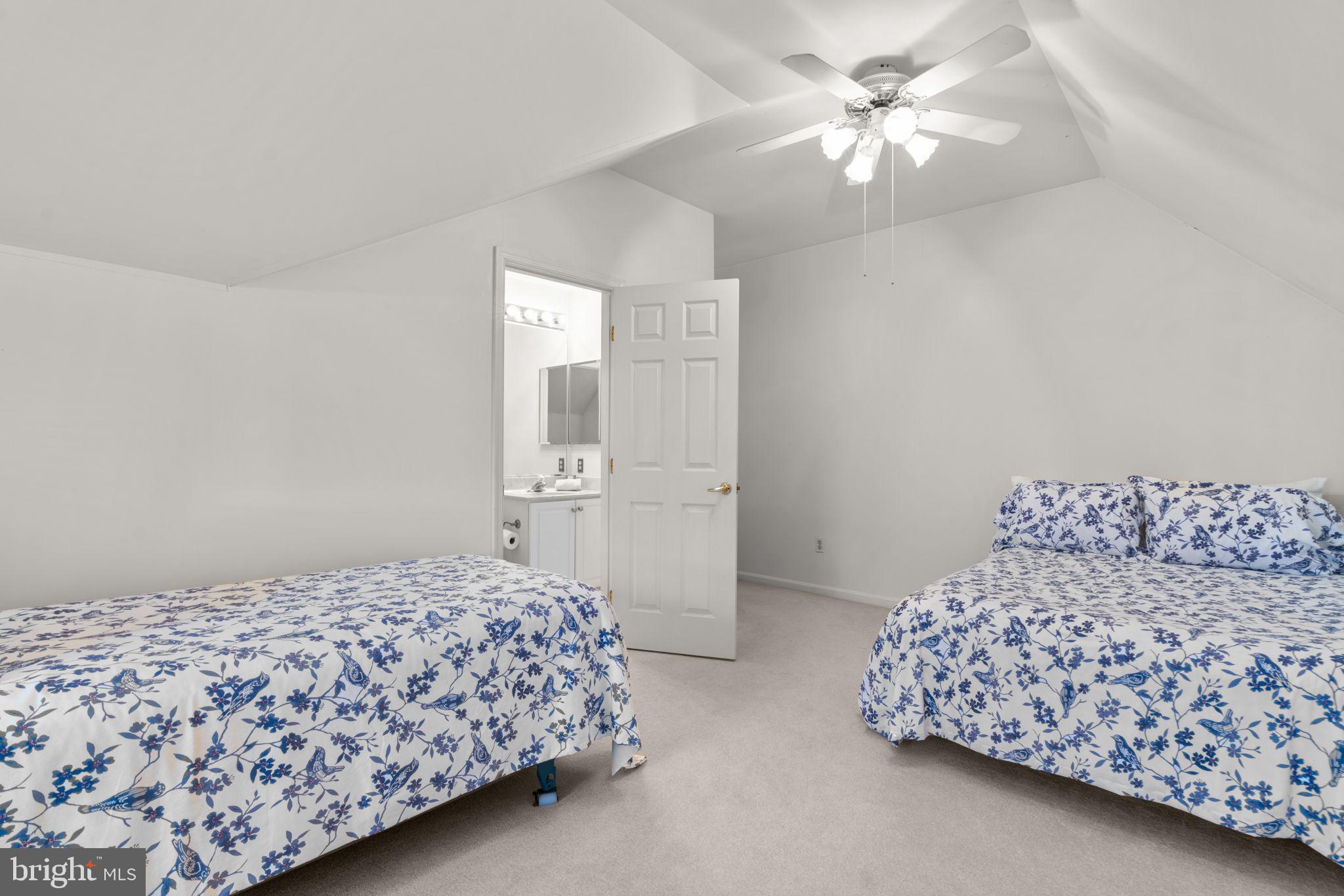 HOBBITS GLEN - Residential