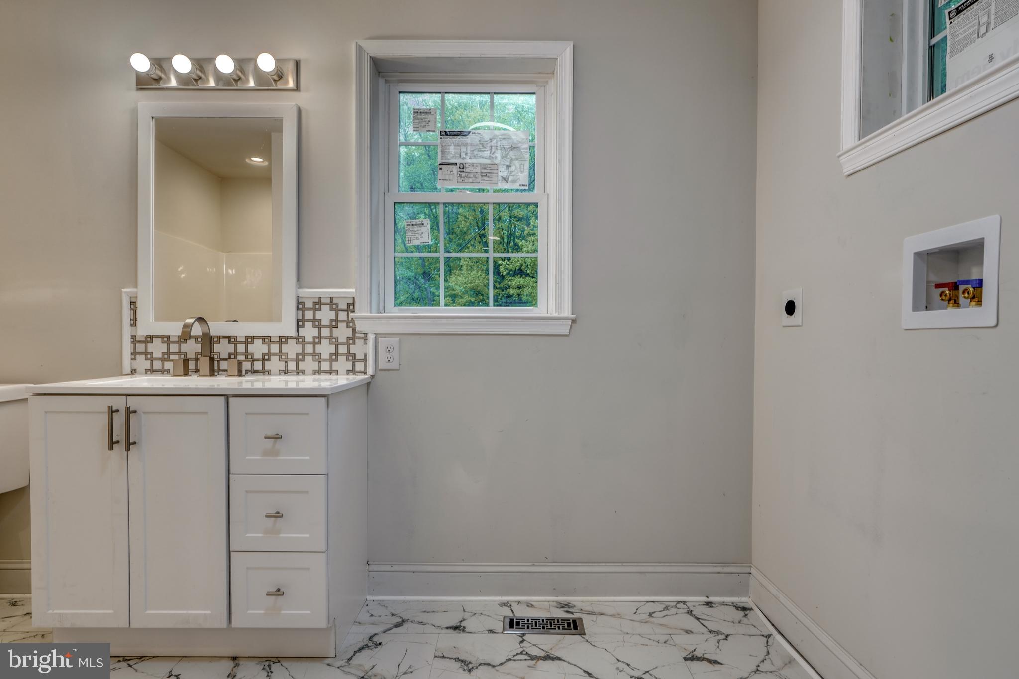 JARRETTSVILLE - Residential