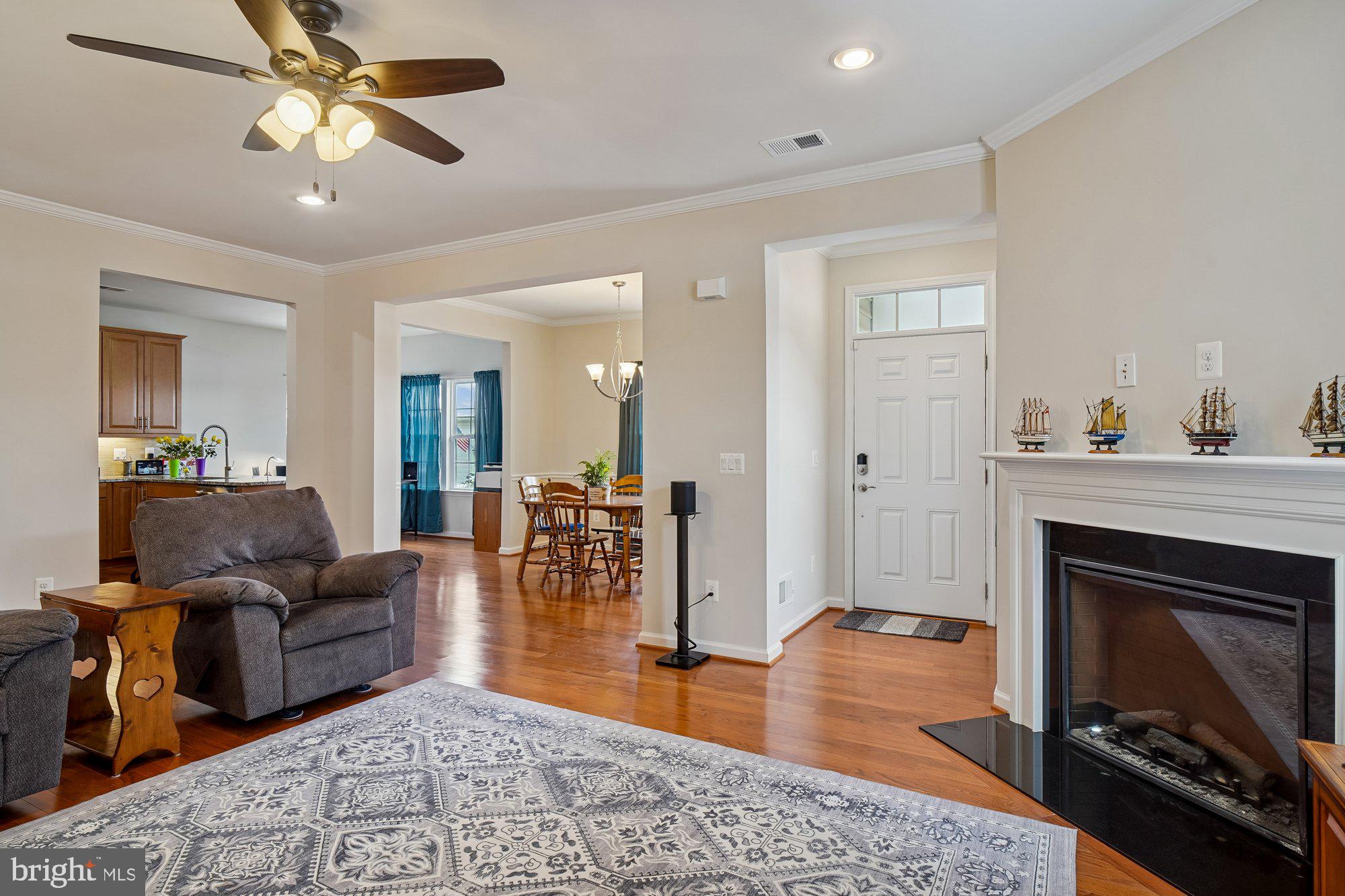 LOVETTSVILLE - Residential