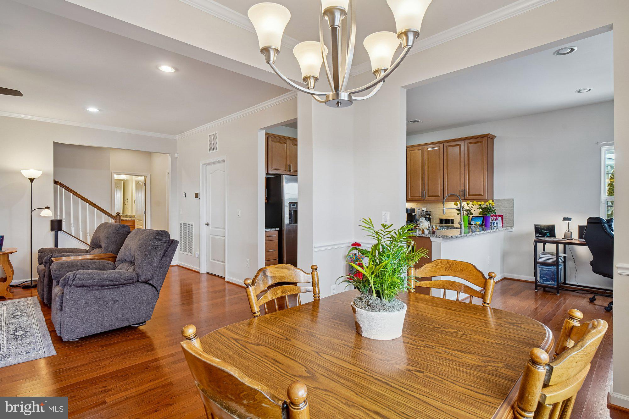 LOVETTSVILLE - Residential