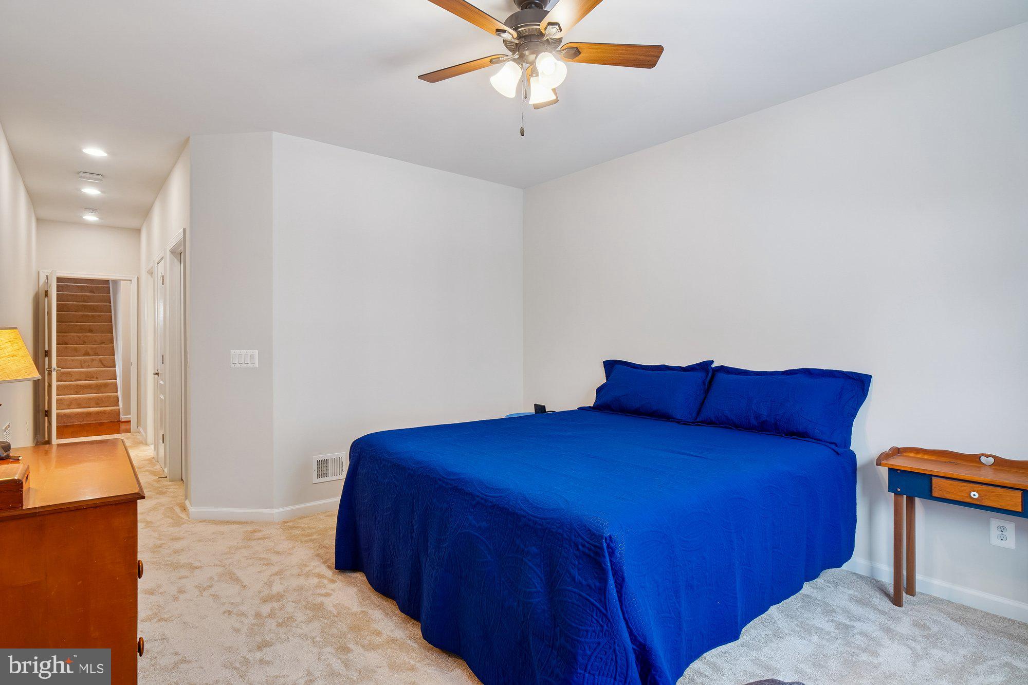 LOVETTSVILLE - Residential