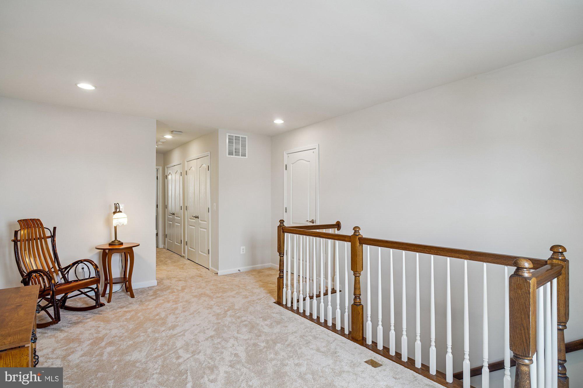 LOVETTSVILLE - Residential