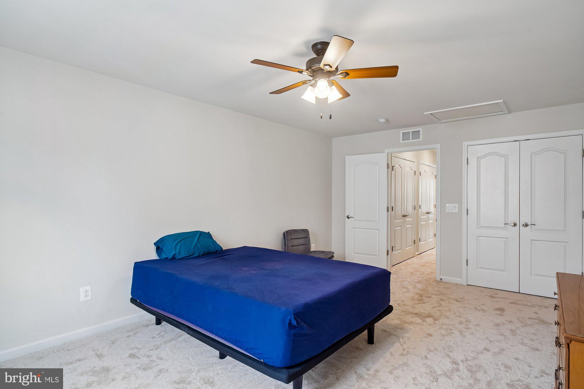 LOVETTSVILLE - Residential