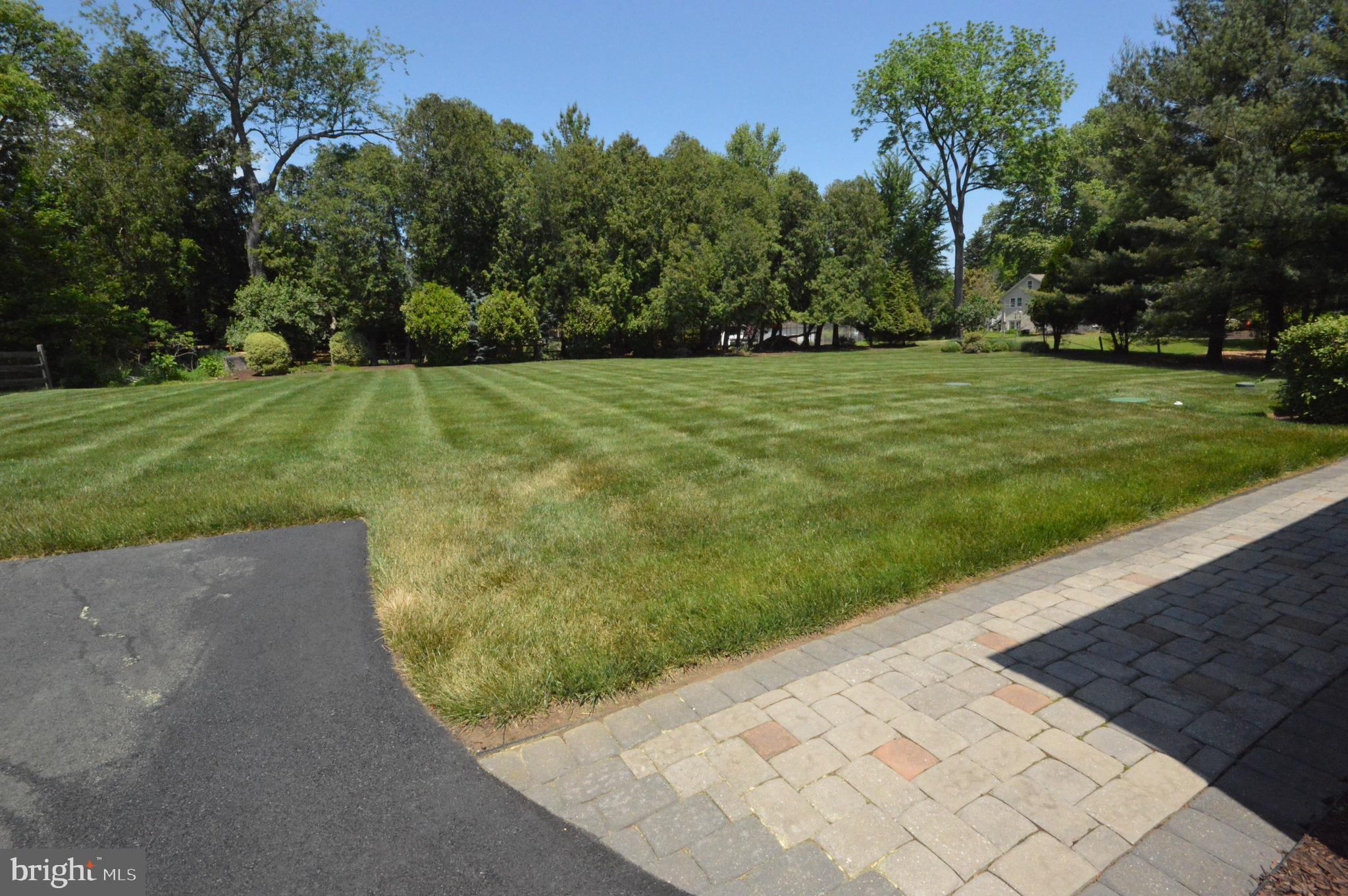 2 MONTBARD DRIVE