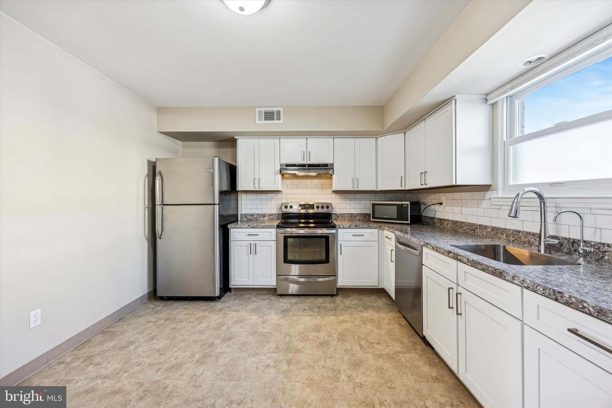 NORRISTOWN - Residential