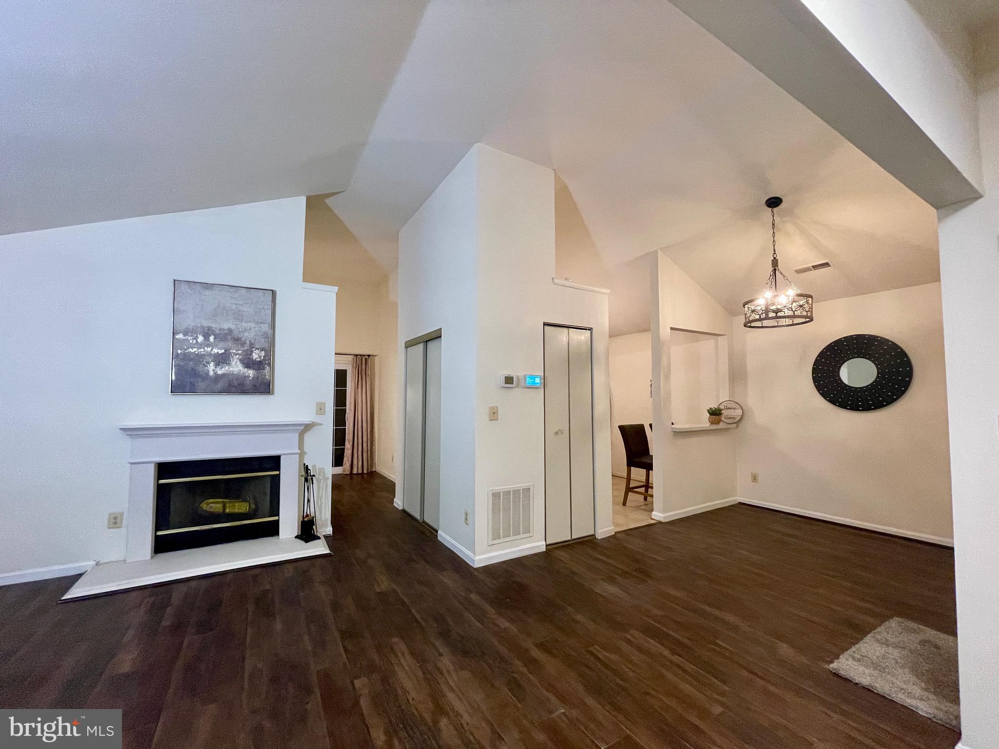 FRANKFORD - Residential Lease