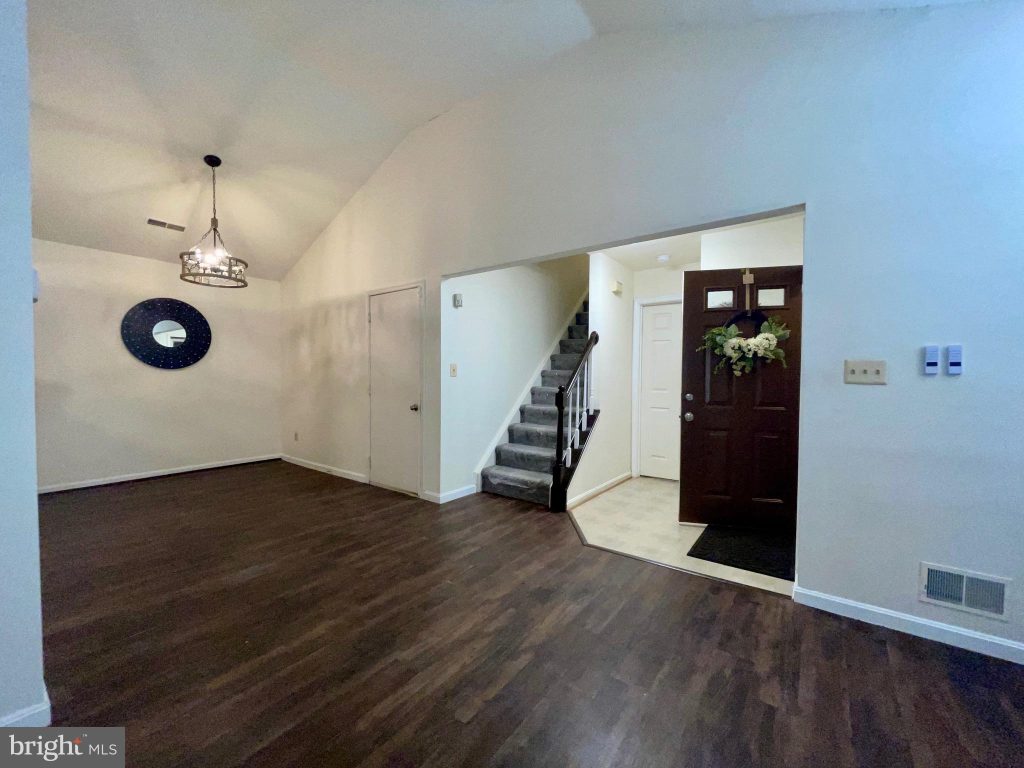 FRANKFORD - Residential Lease