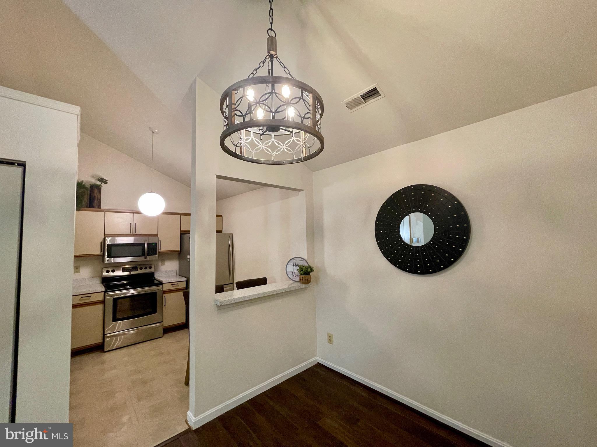FRANKFORD - Residential Lease