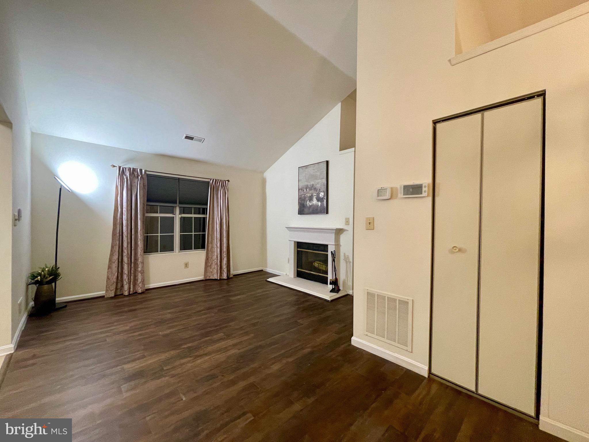 FRANKFORD - Residential Lease