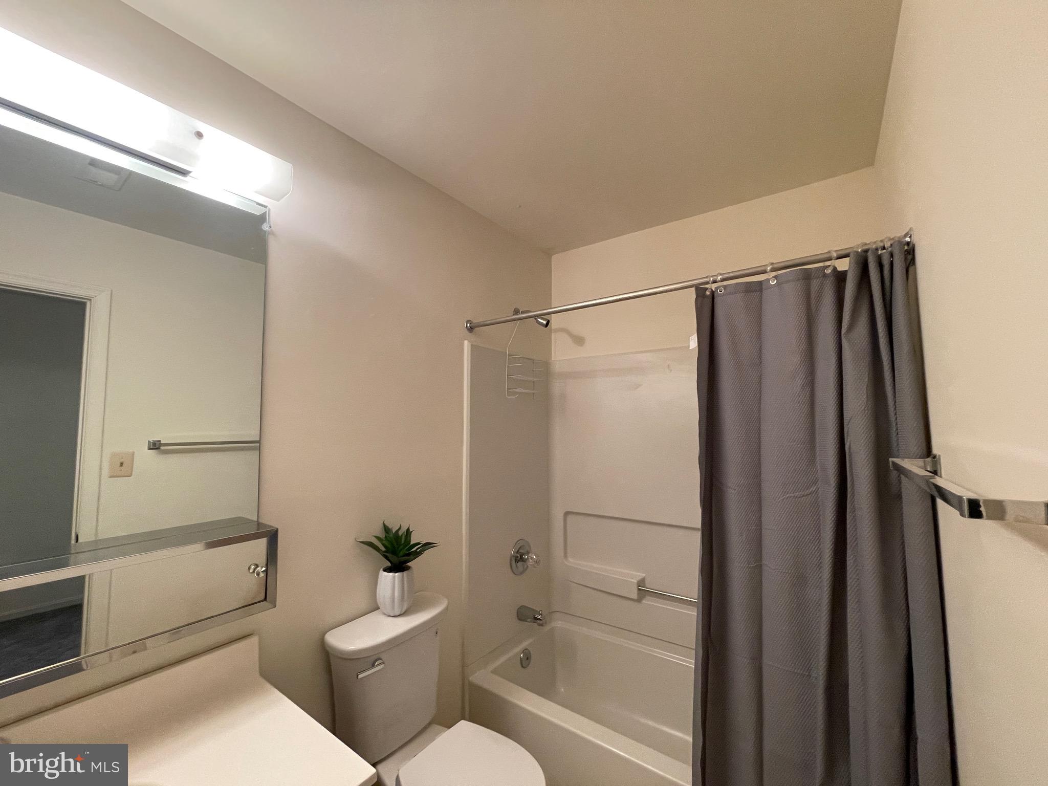 FRANKFORD - Residential Lease