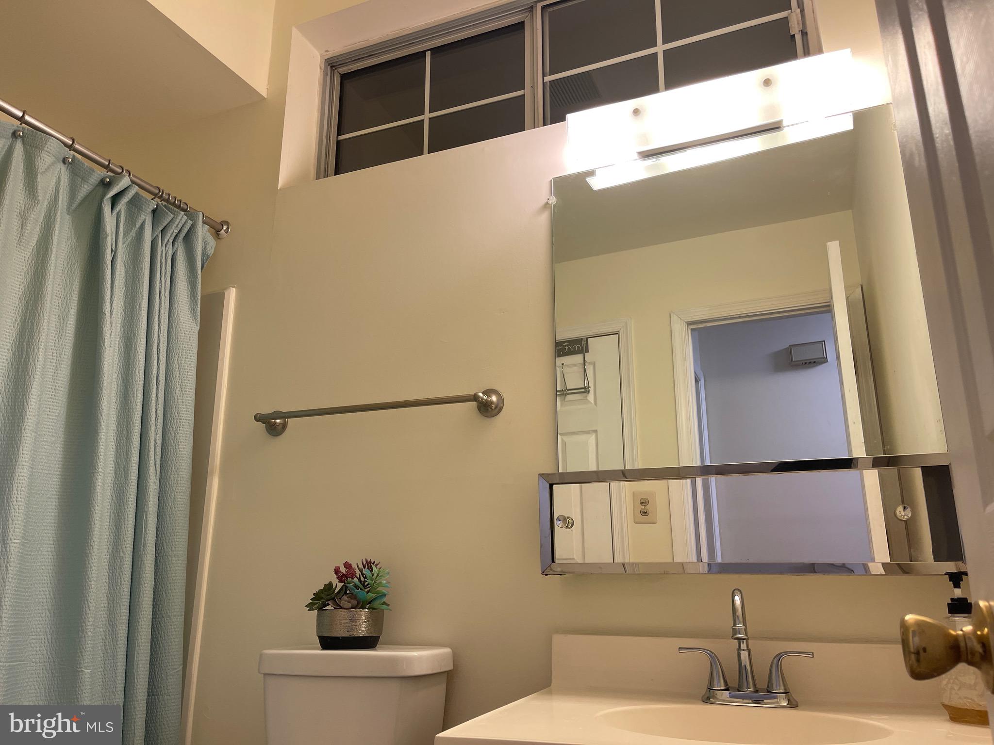 FRANKFORD - Residential Lease