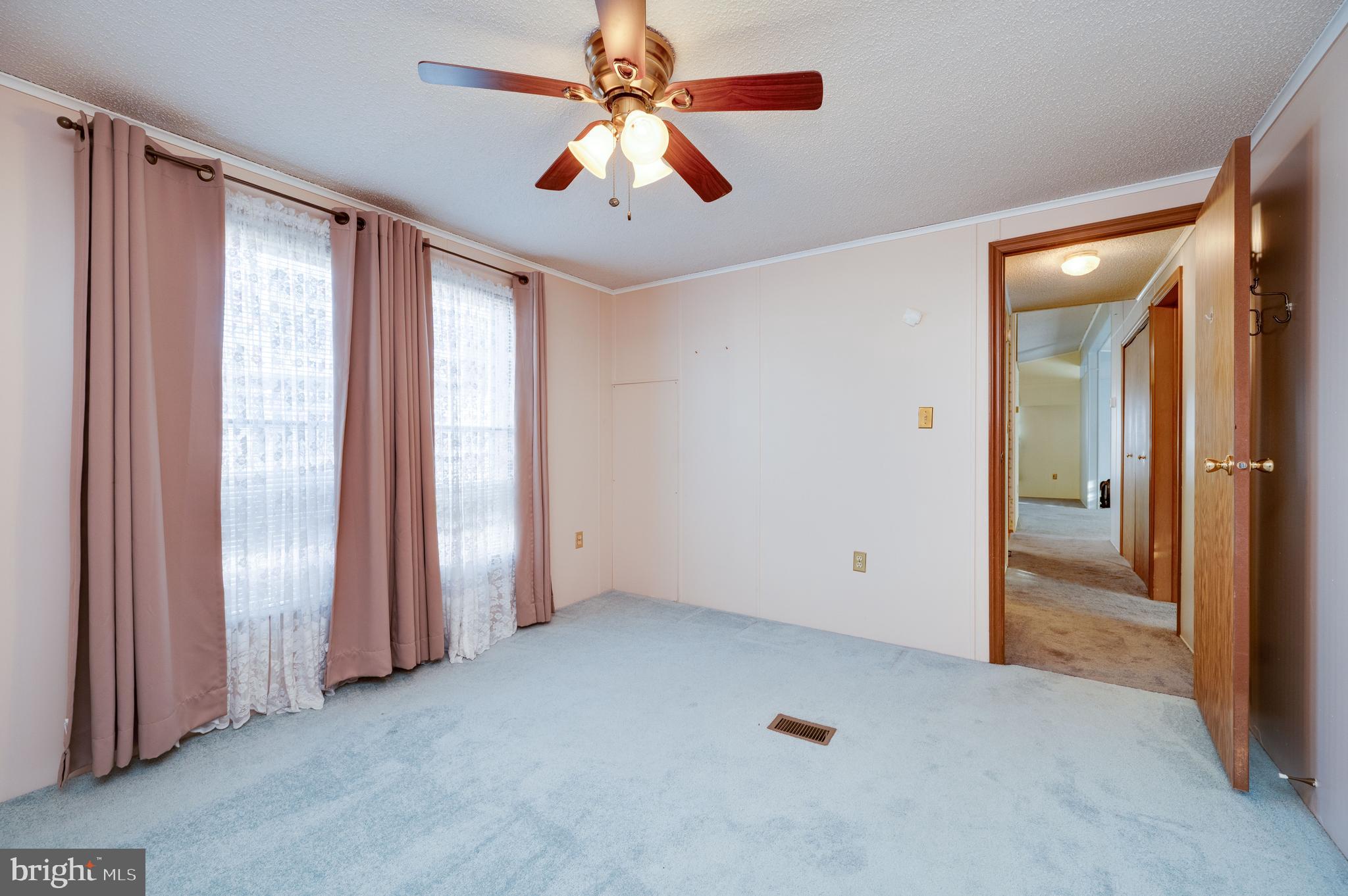 KNOLLWOOD - Residential