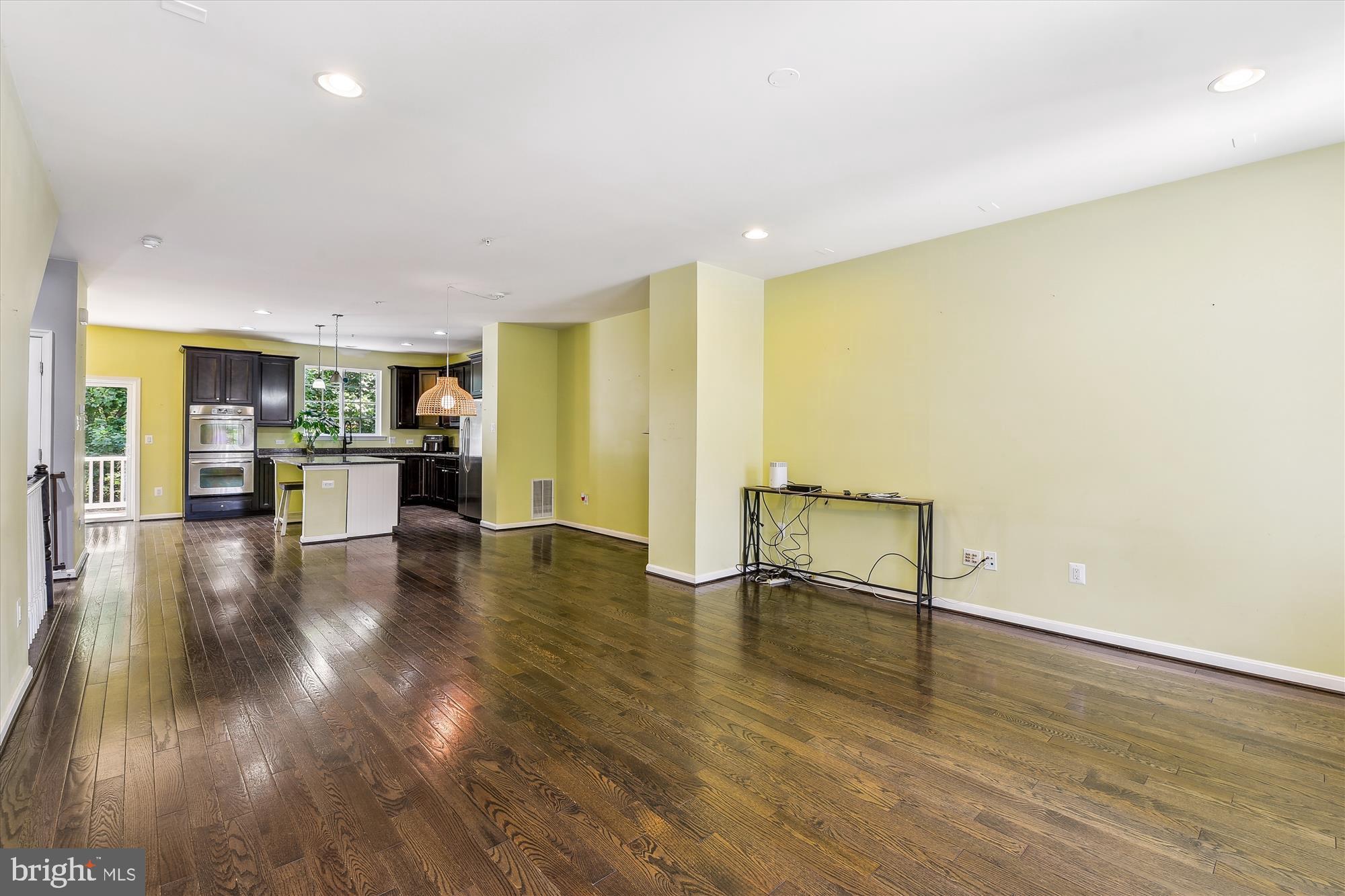 1614 LIVINGSTON DRIVE