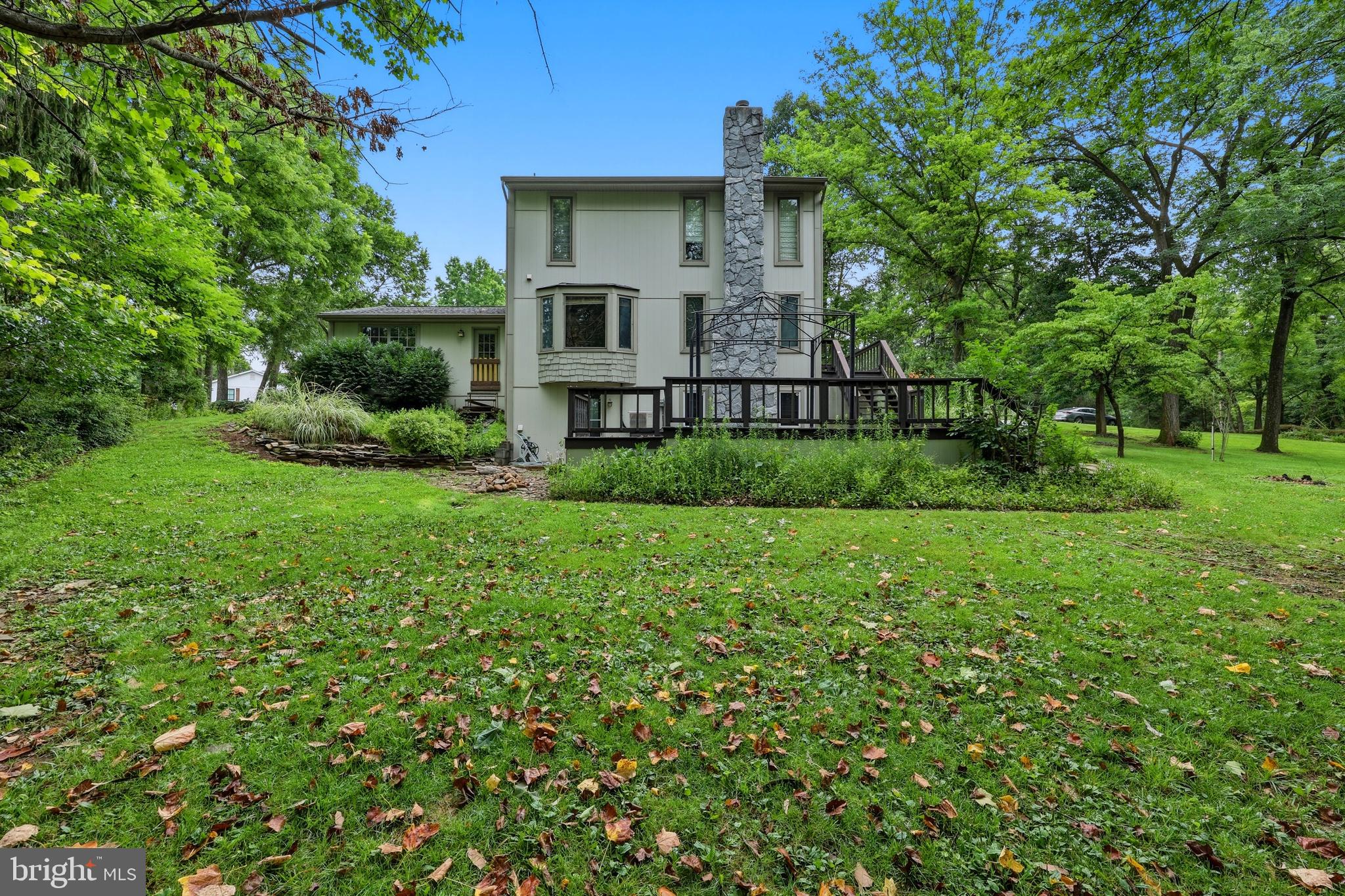 661 PANORAMA DRIVE