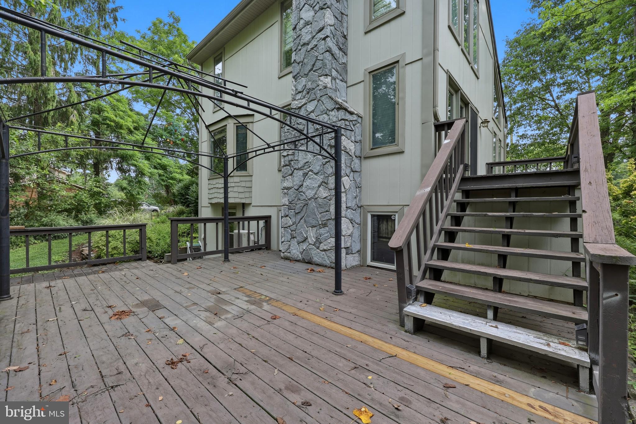 661 PANORAMA DRIVE