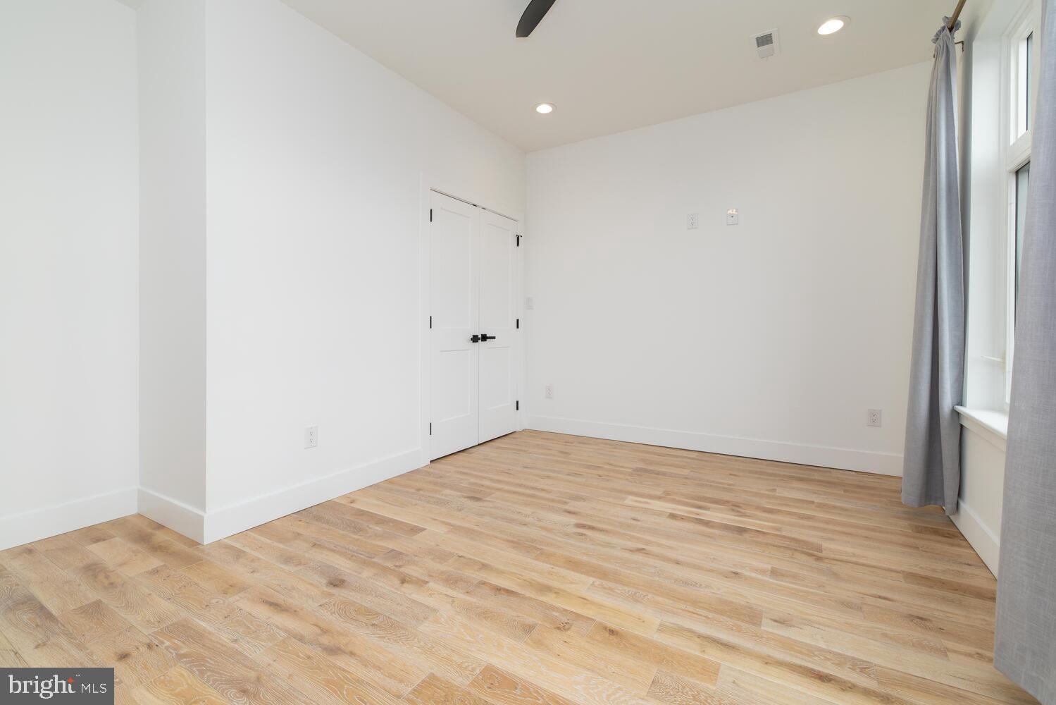 PORT RICHMOND - Residential