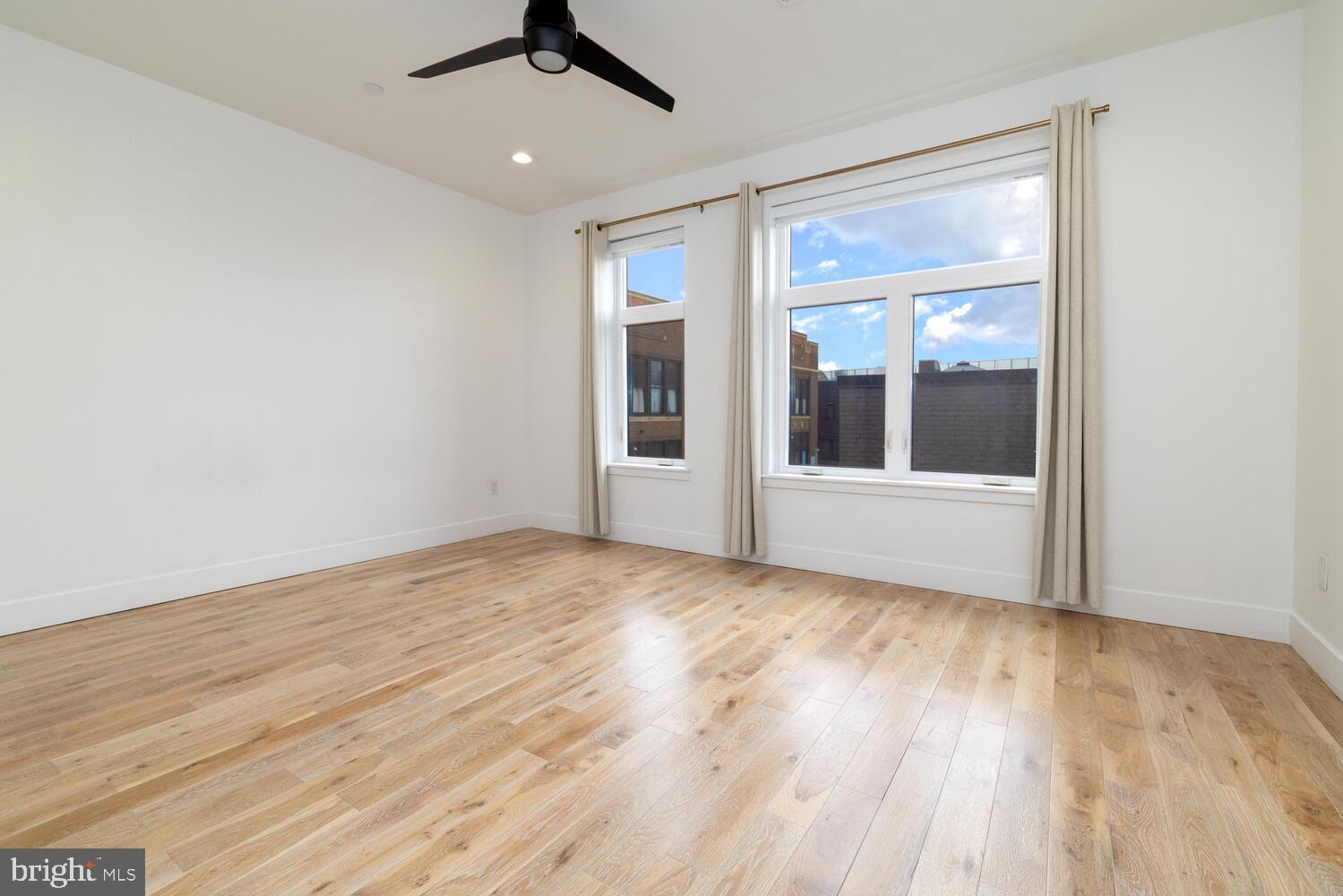 PORT RICHMOND - Residential