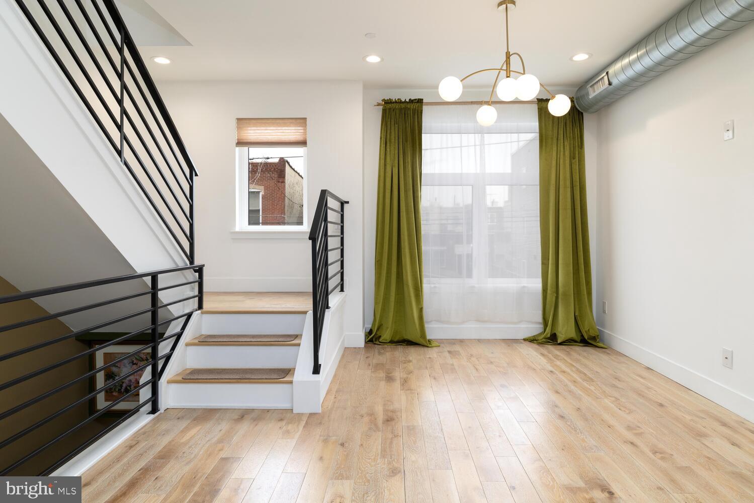PORT RICHMOND - Residential