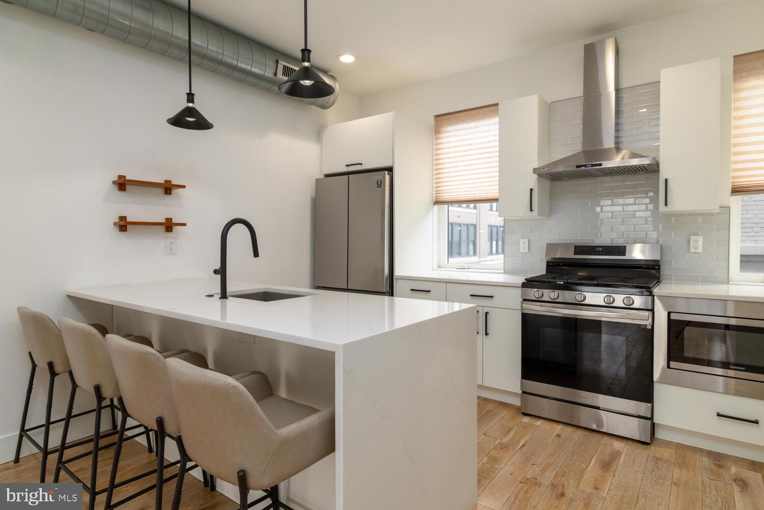 PORT RICHMOND - Residential