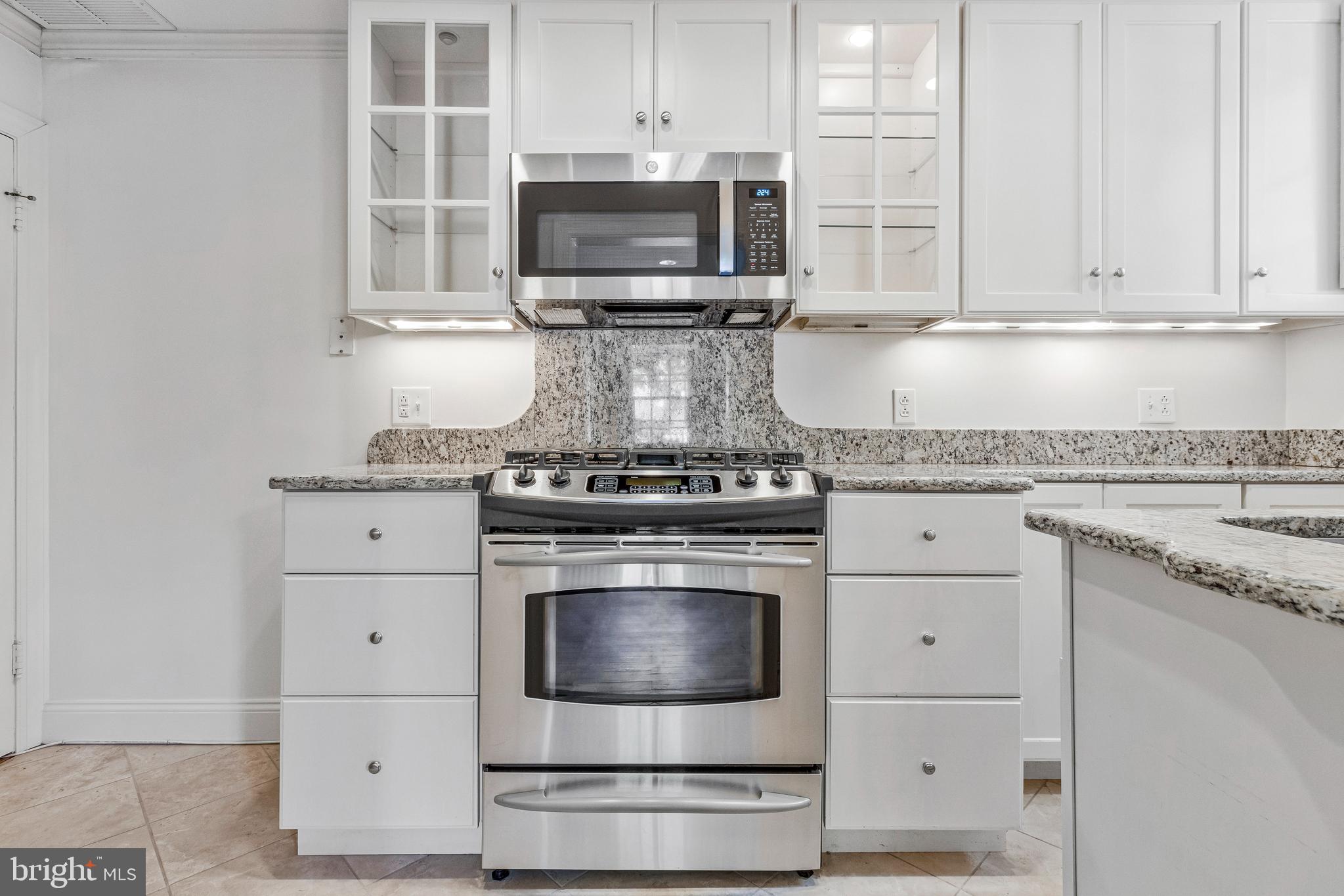 OLD TOWN ALEXANDRIA - Residential Lease