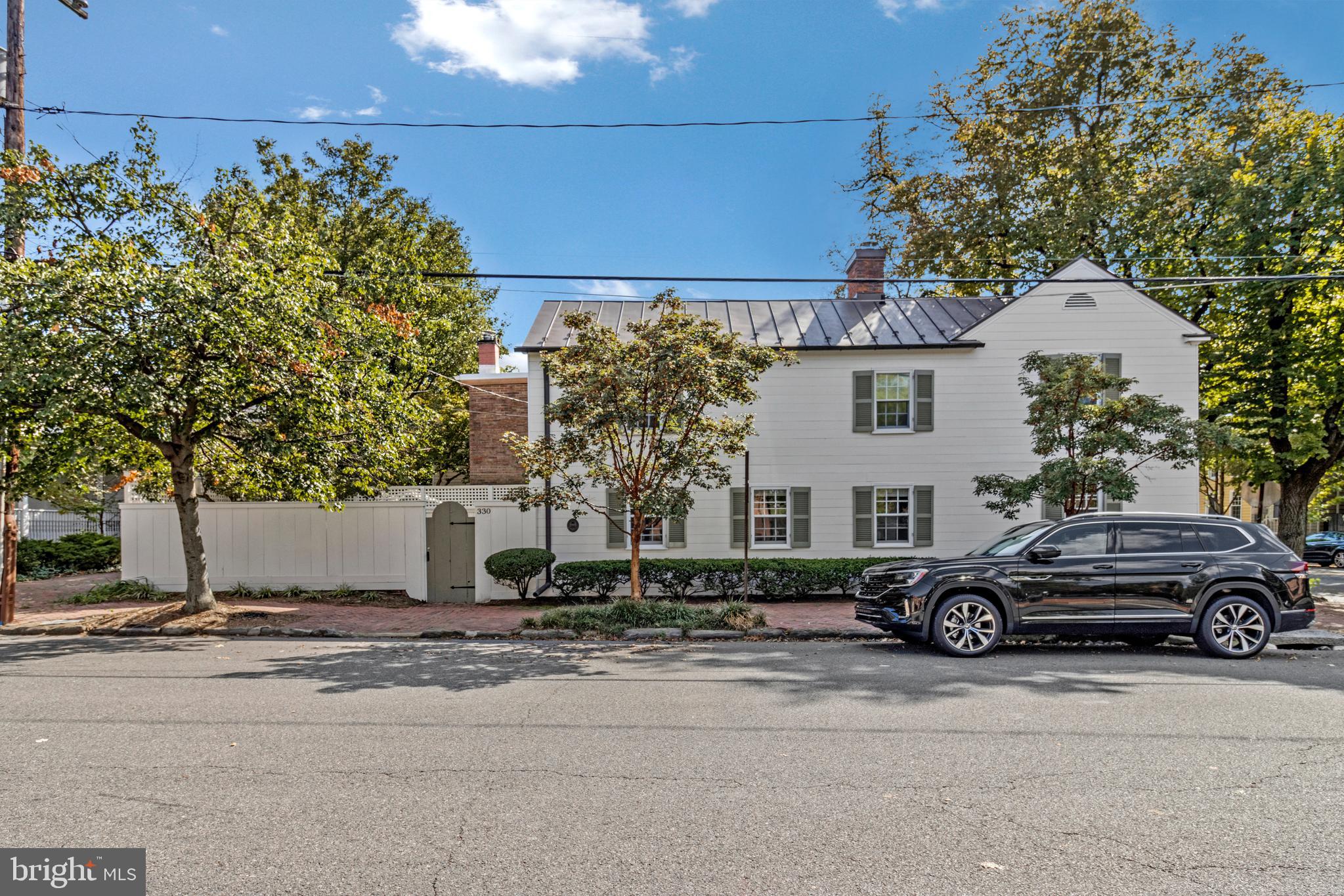 OLD TOWN ALEXANDRIA - Residential Lease