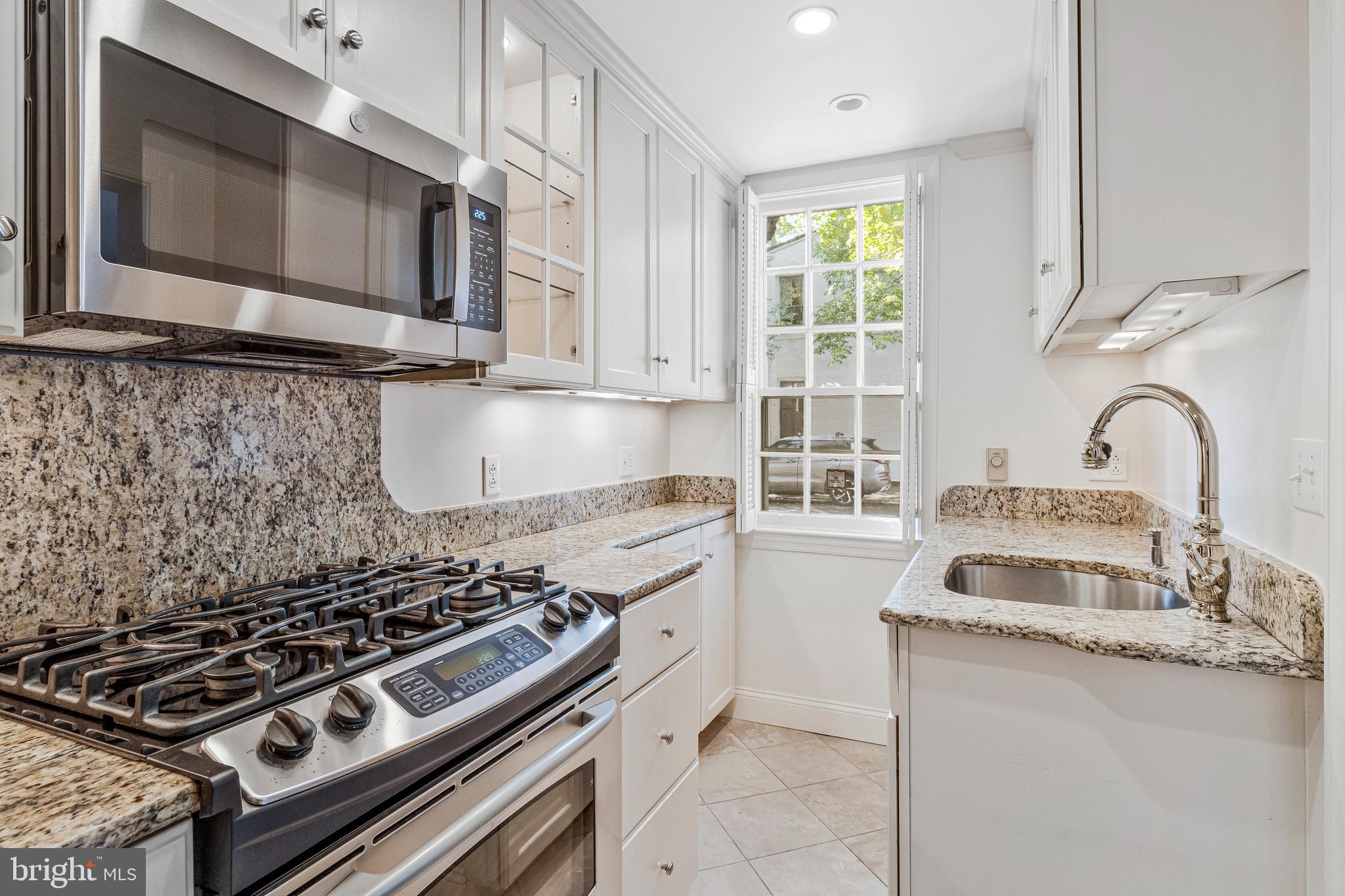 OLD TOWN ALEXANDRIA - Residential Lease