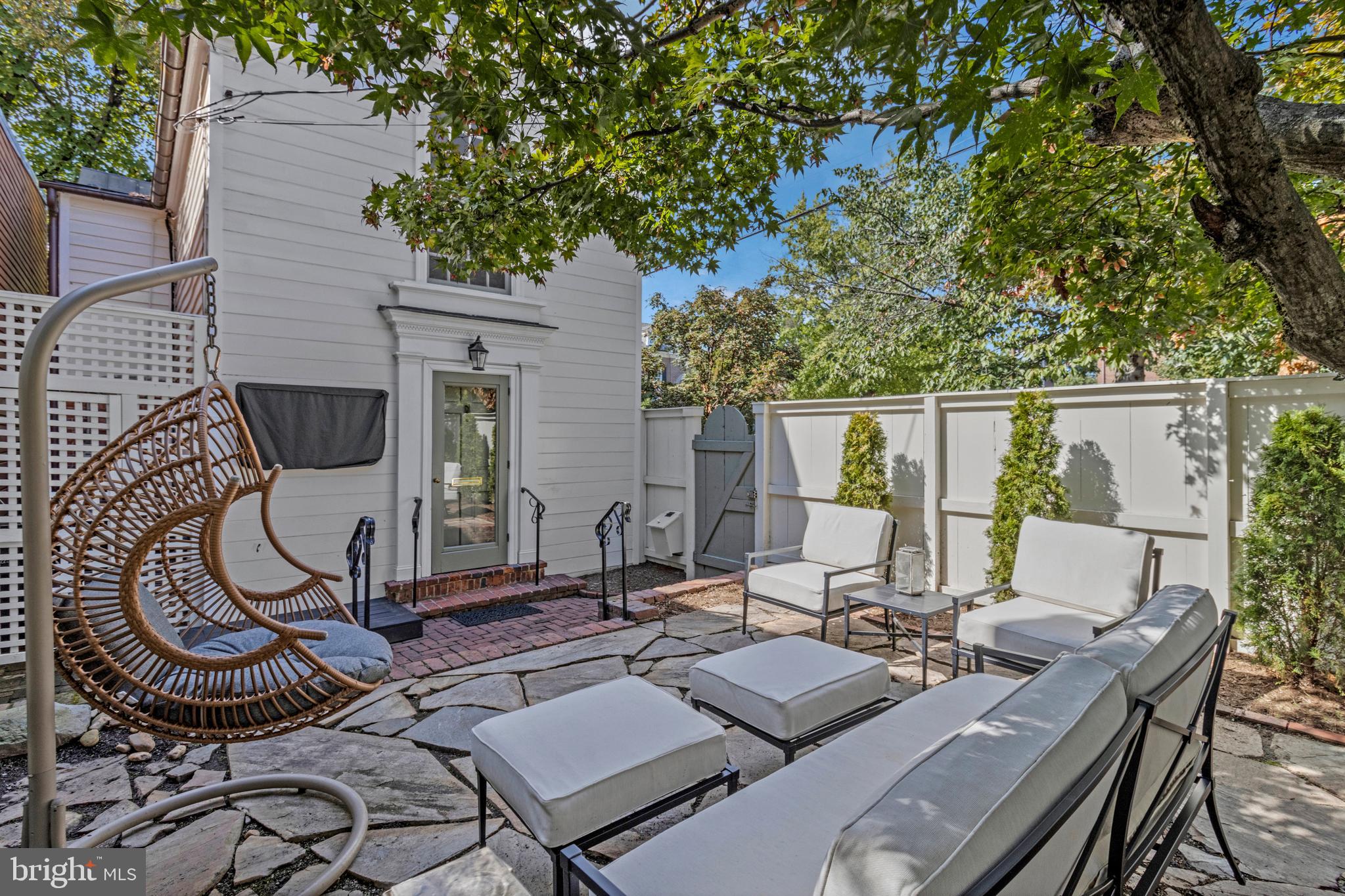 OLD TOWN ALEXANDRIA - Residential Lease