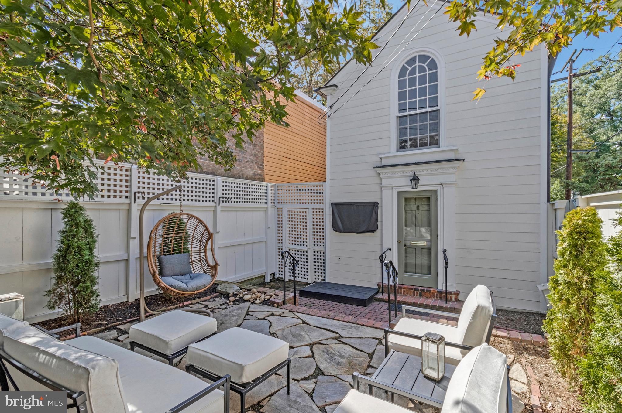 OLD TOWN ALEXANDRIA - Residential Lease